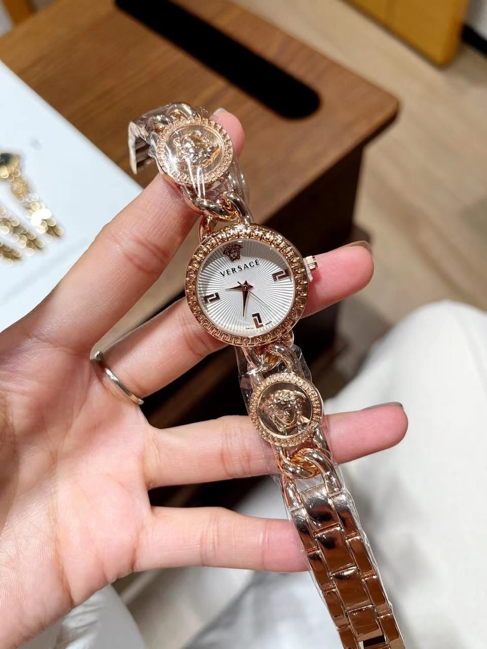 VERSACE WOMENS PREMIUM WATCHES