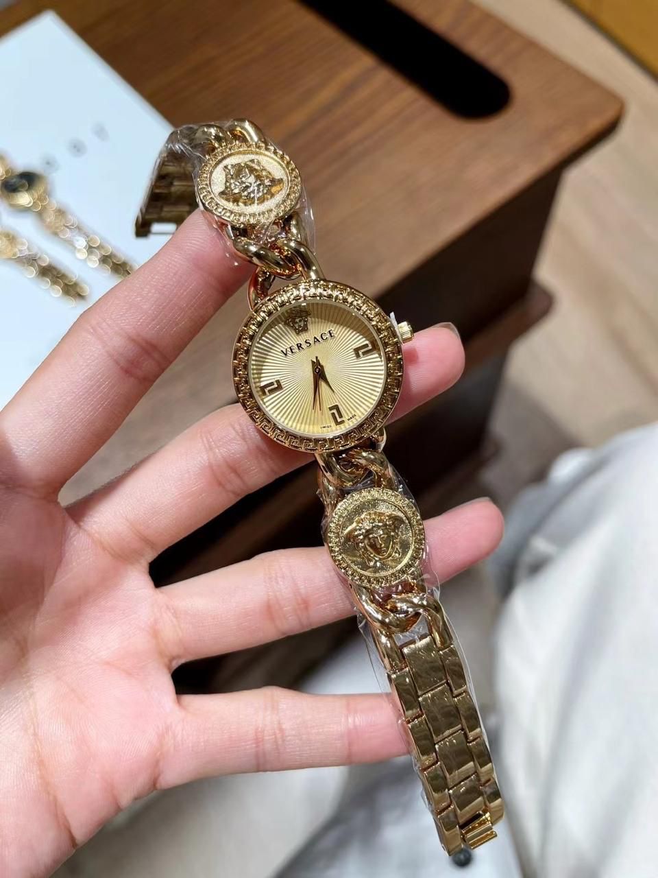 VERSACE WOMENS PREMIUM WATCHES