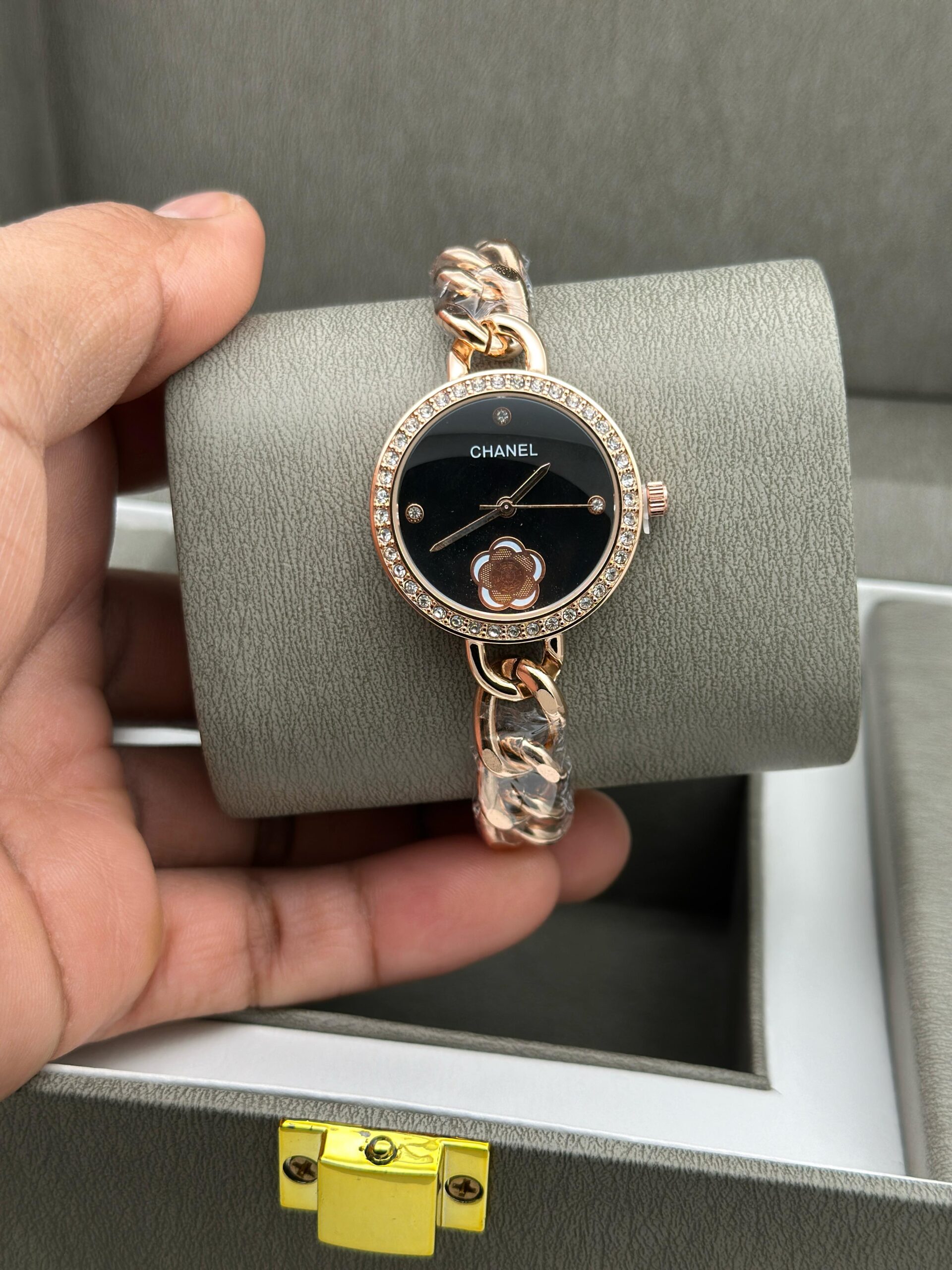 CALVIN KLEIN WOMENS PREMIUM WATCH