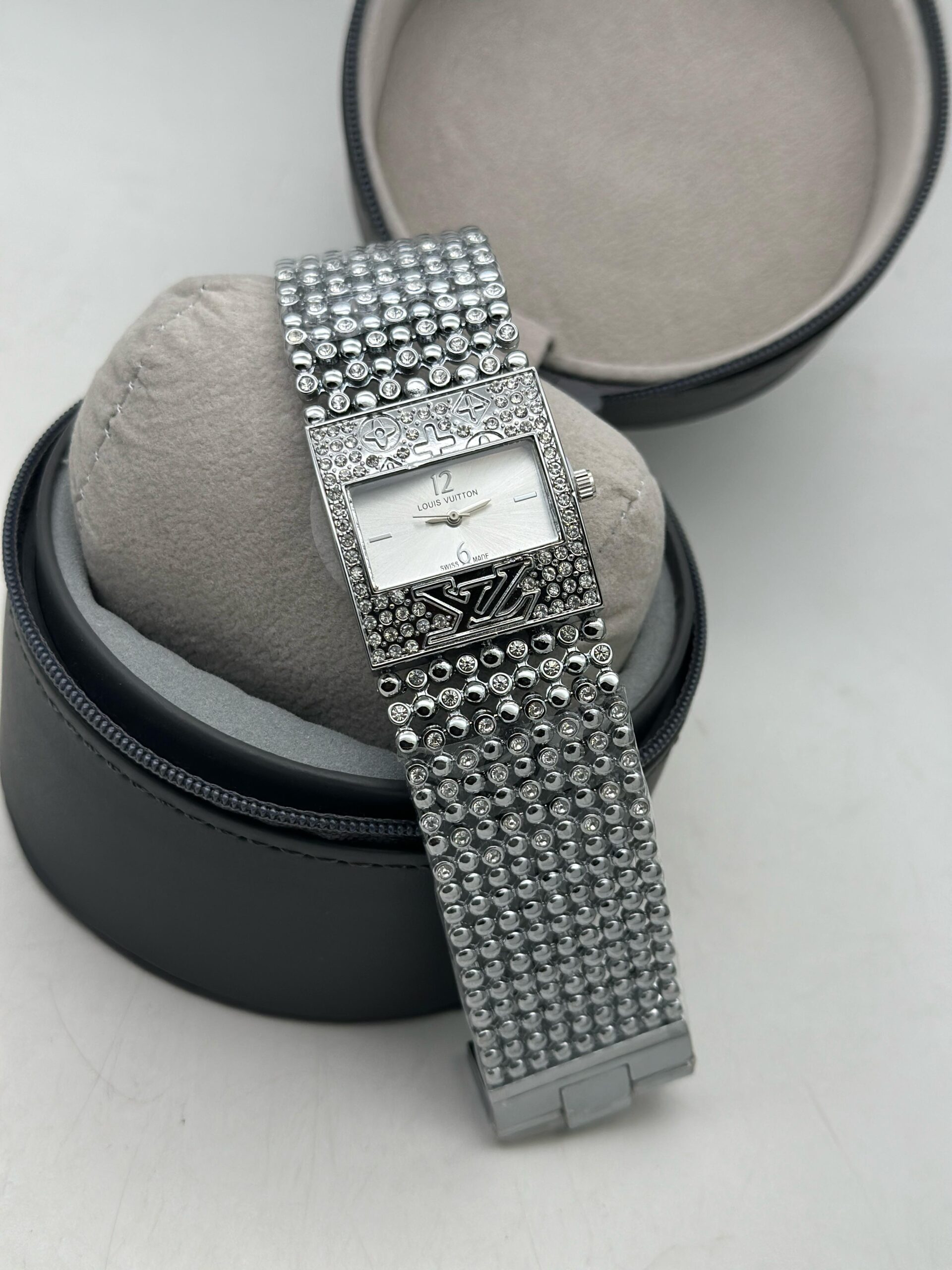 LOUIS VITTON WOMENS PREMIUM WATCHES