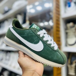 IMPORTED HIGH QUALITY SHOES WITH CREASE PROTECTOR INSIDE HIGH QUALITY AND COMFORT GUARANTEE FOR MENS AND WOMENS ( BA)