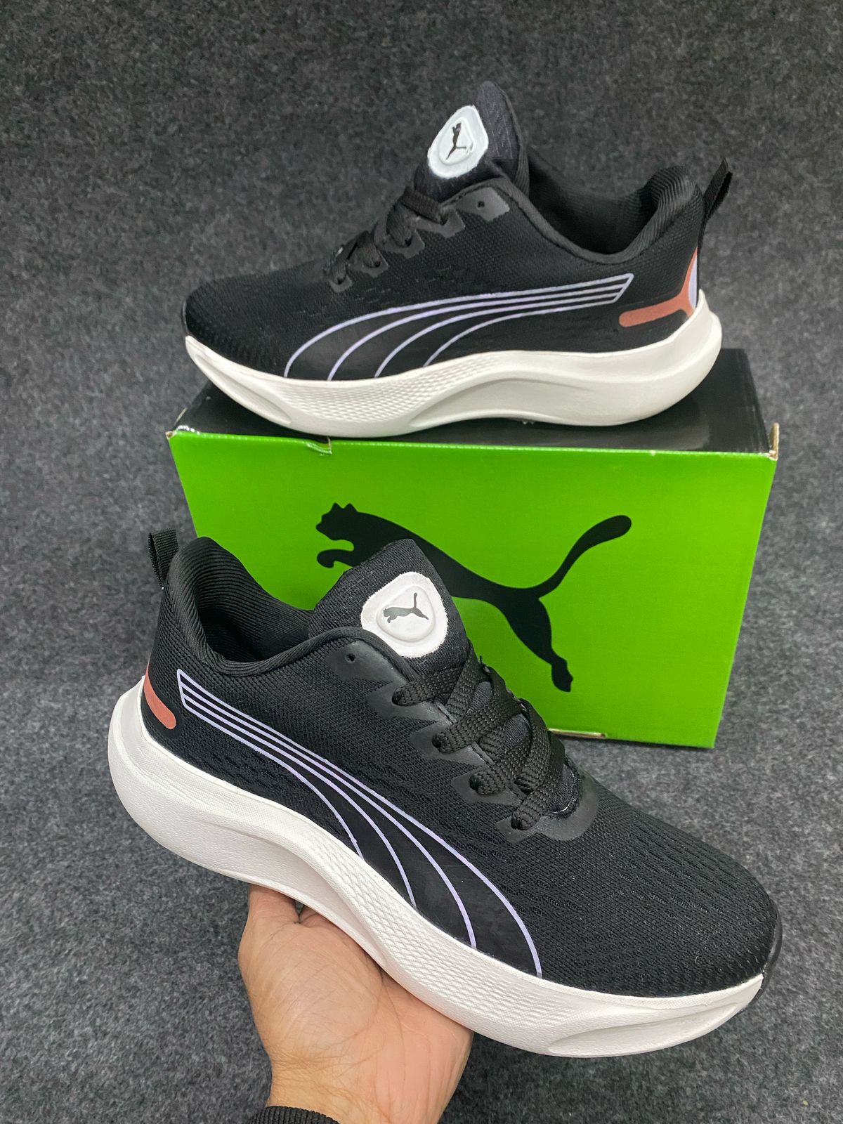 IMPORTED HIGH QUALITY SHOES WITH CREASE PROTECTOR INSIDE HIGH QUALITY AND COMFORT GUARANTEE FOR MENS AND WOMENS ( BA)