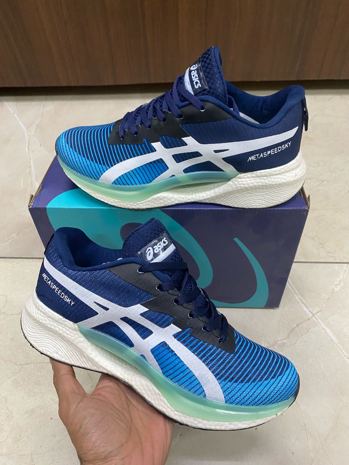 IMPORTED HIGH QUALITY SHOES WITH CREASE PROTECTOR INSIDE HIGH QUALITY AND COMFORT GUARANTEE FOR MENS AND WOMENS ( BA)