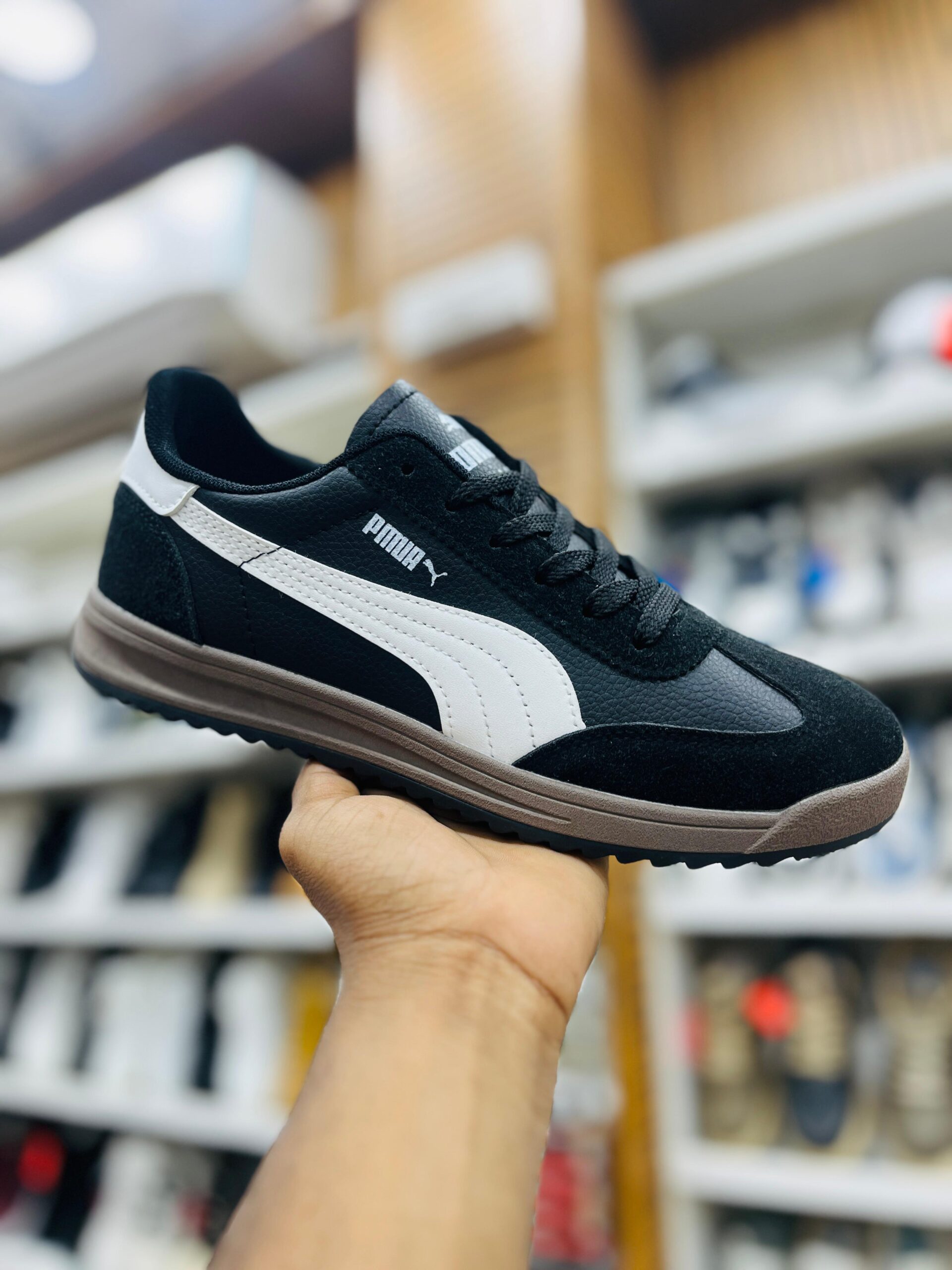 IMPORTED HIGH QUALITY SHOES WITH CREASE PROTECTOR INSIDE HIGH QUALITY AND COMFORT GUARANTEE FOR MENS AND WOMENS ( BA)