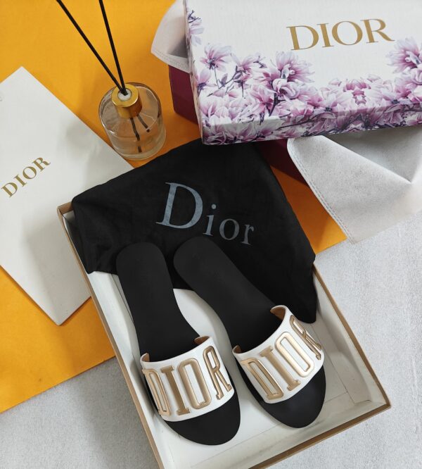 IMPORTED HIGH QUALITY SHOES WITH CREASE PROTECTOR INSIDE HIGH QUALITY AND COMFORT GUARANTEE FOR MENS AND WOMENS ( BA)