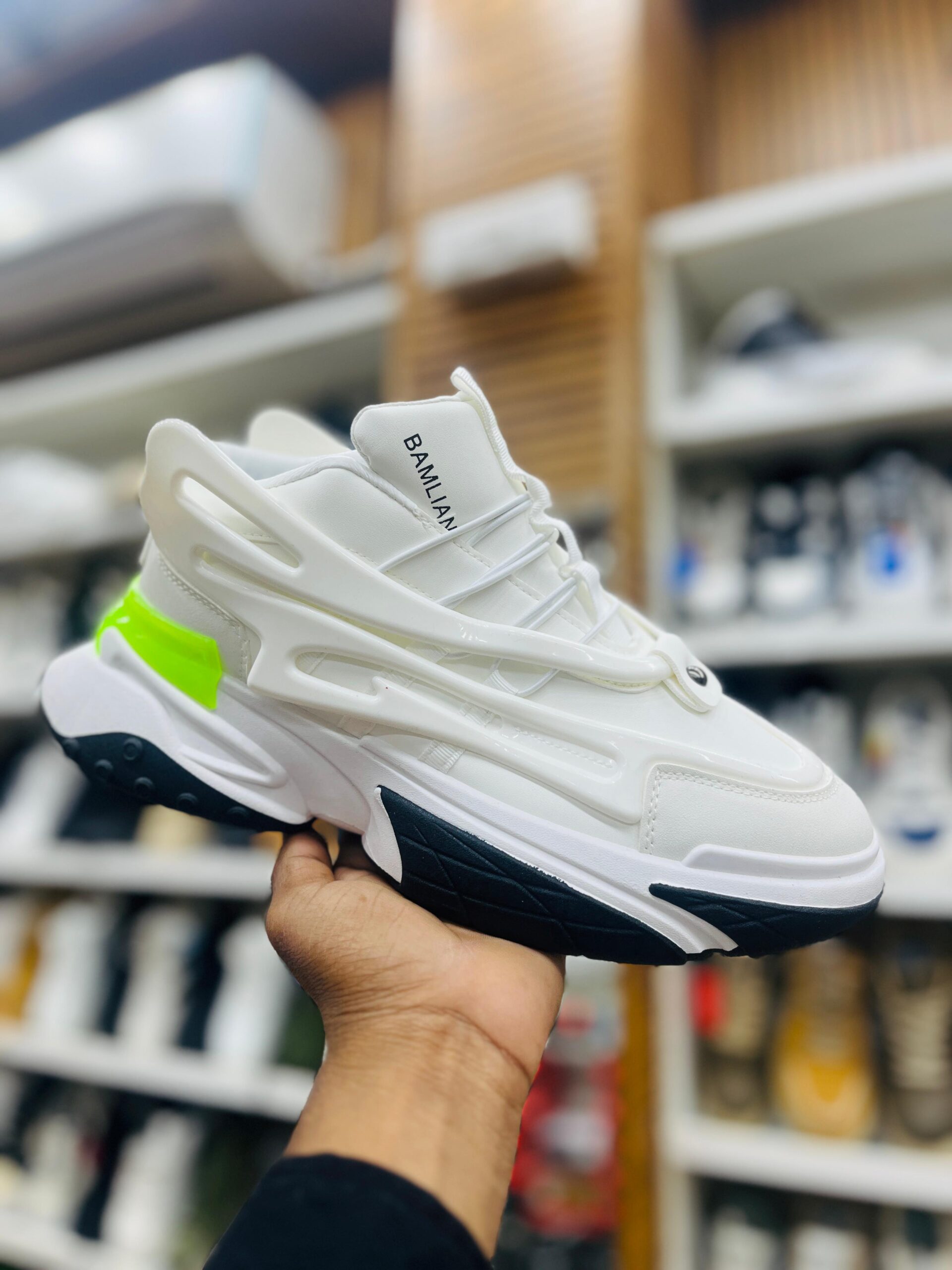 IMPORTED HIGH QUALITY SHOES WITH CREASE PROTECTOR INSIDE HIGH QUALITY AND COMFORT GUARANTEE FOR MENS AND WOMENS ( BA)