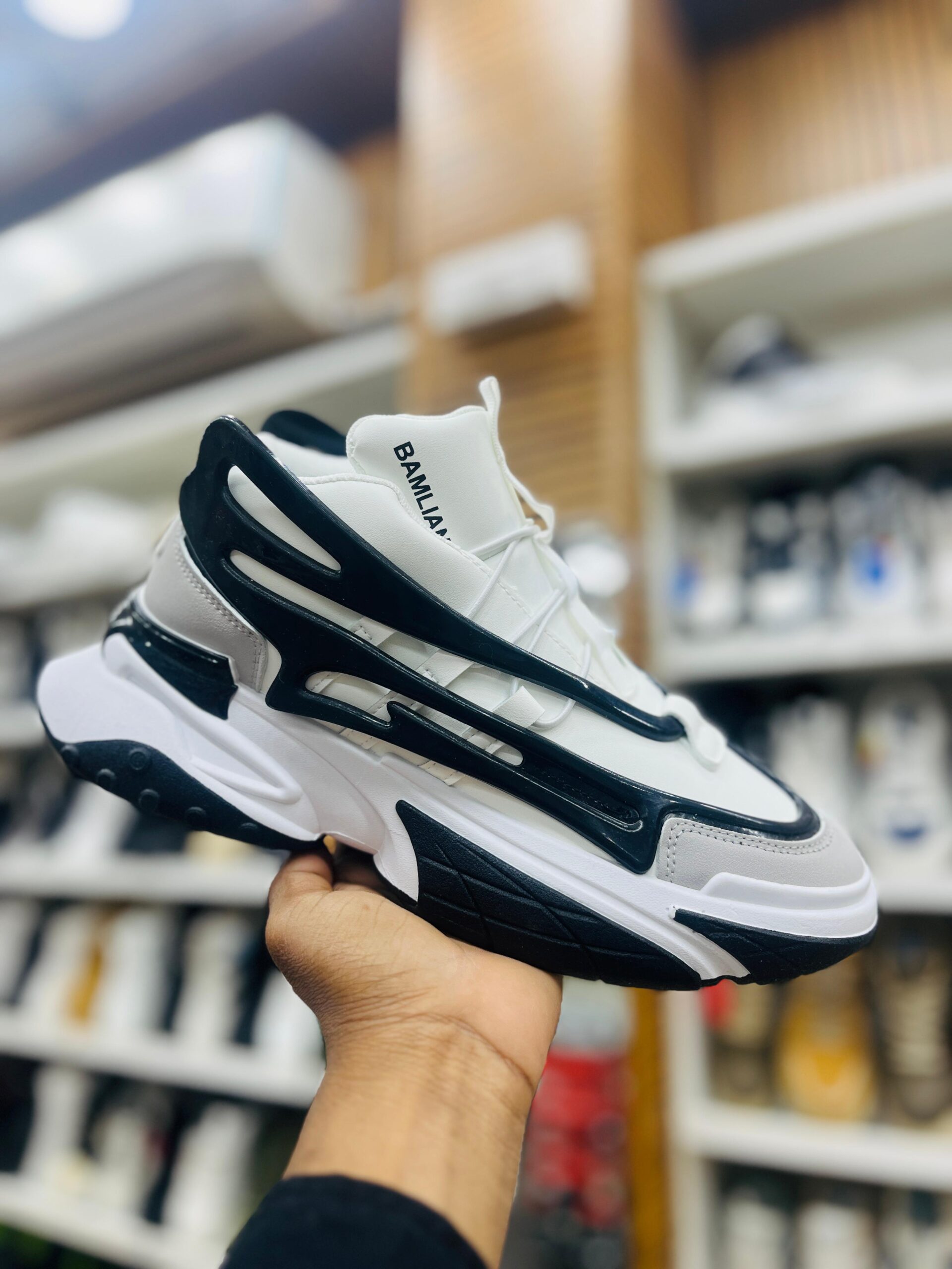 IMPORTED HIGH QUALITY SHOES WITH CREASE PROTECTOR INSIDE HIGH QUALITY AND COMFORT GUARANTEE FOR MENS AND WOMENS ( BA)