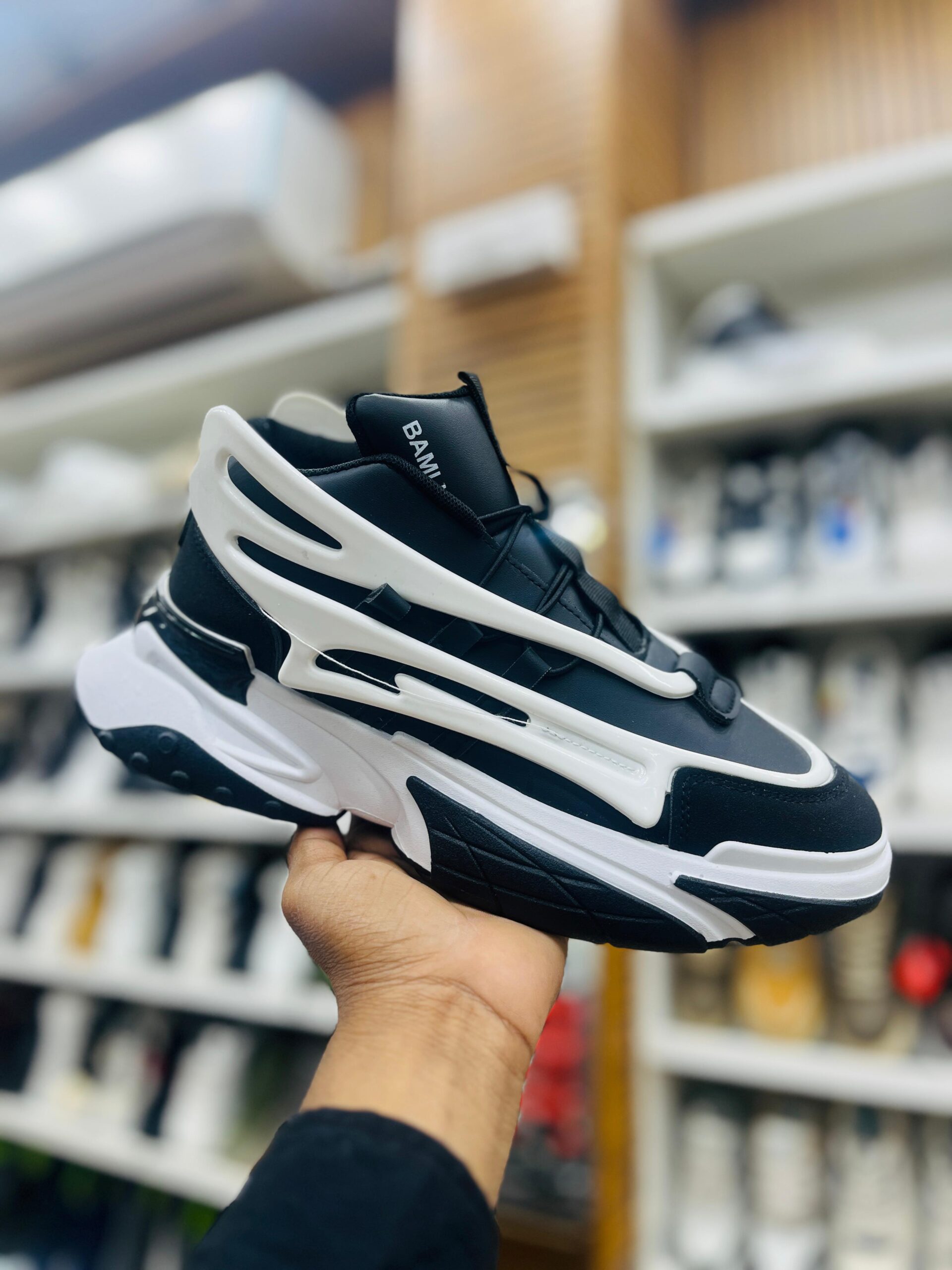 IMPORTED HIGH QUALITY SHOES WITH CREASE PROTECTOR INSIDE HIGH QUALITY AND COMFORT GUARANTEE FOR MENS AND WOMENS ( BA)