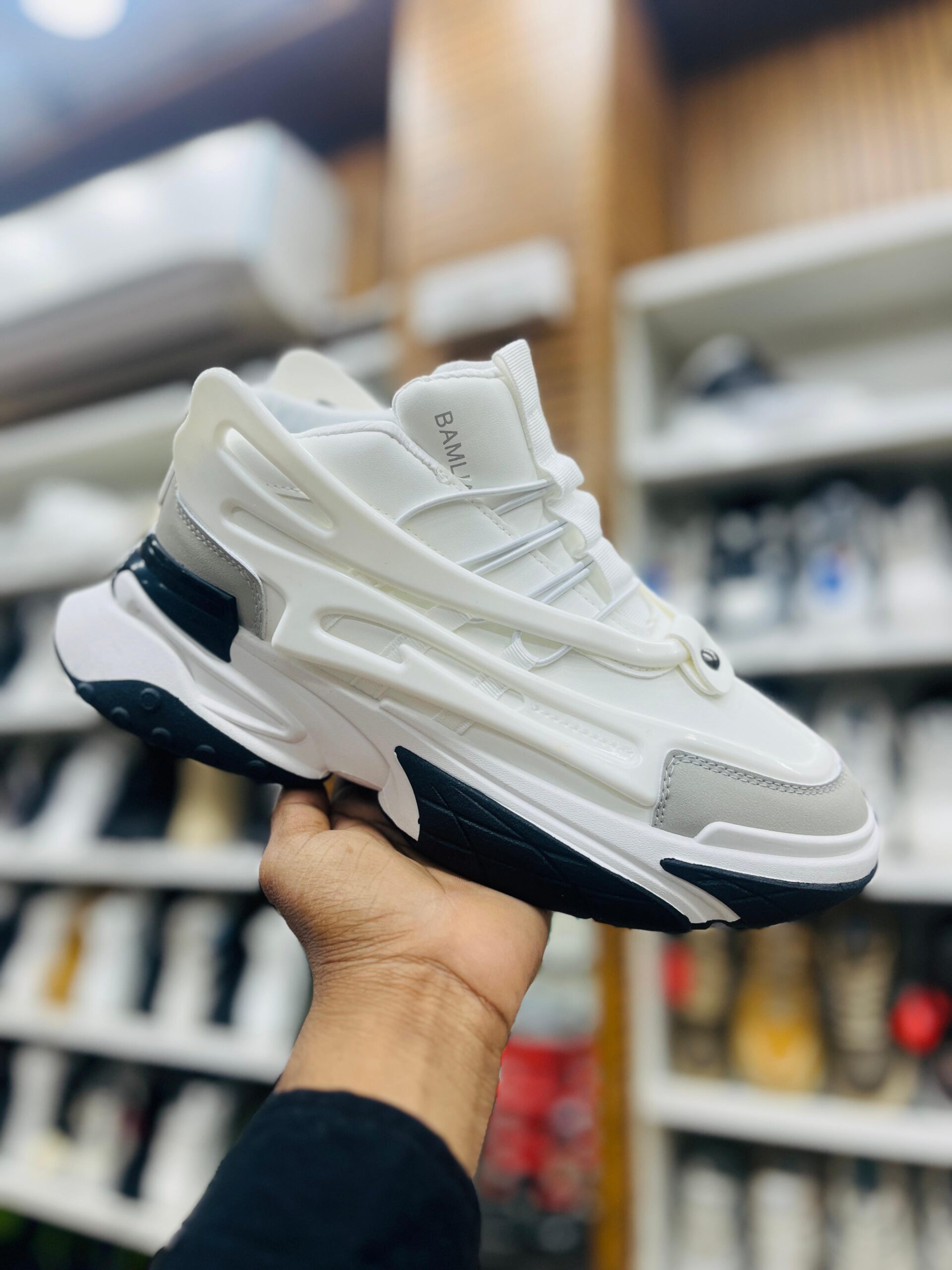 IMPORTED HIGH QUALITY SHOES WITH CREASE PROTECTOR INSIDE HIGH QUALITY AND COMFORT GUARANTEE FOR MENS AND WOMENS ( BA)