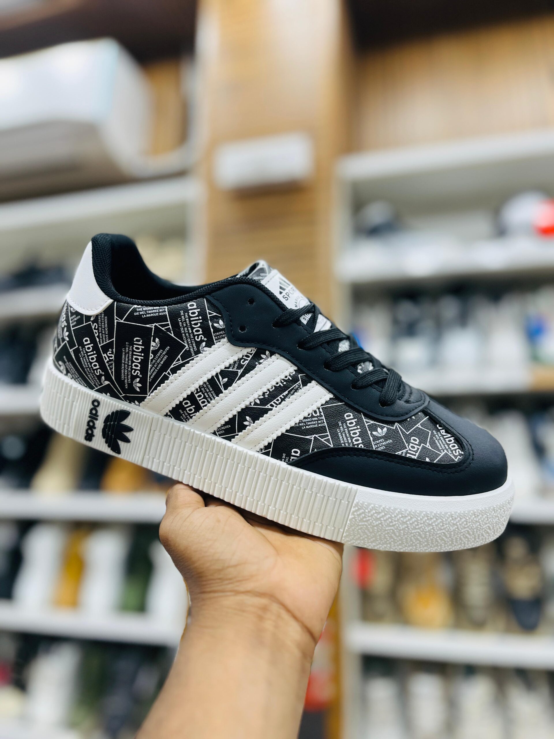 IMPORTED HIGH QUALITY SHOES WITH CREASE PROTECTOR INSIDE HIGH QUALITY AND COMFORT GUARANTEE FOR MENS AND WOMENS ( BA)