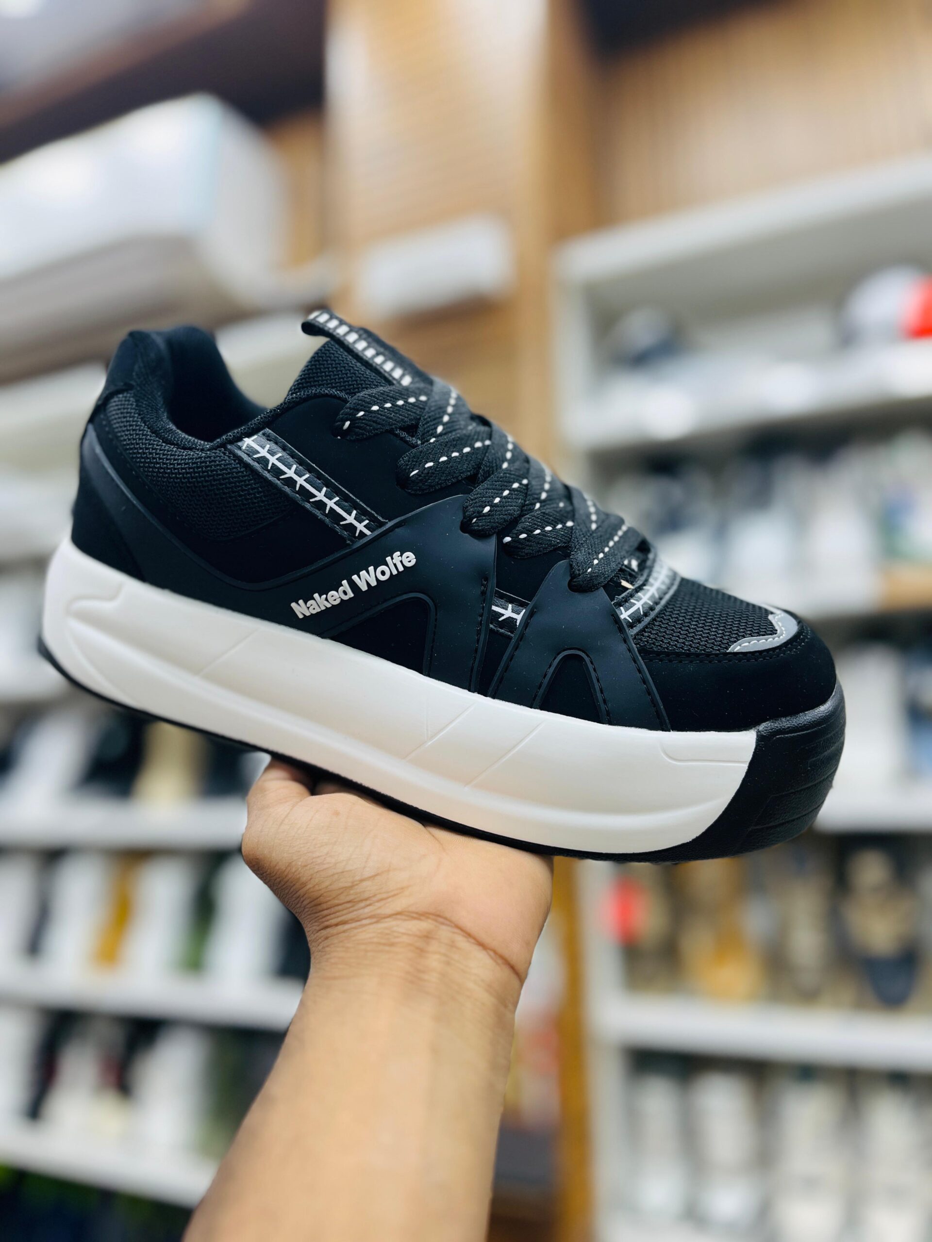 IMPORTED HIGH QUALITY SHOES WITH CREASE PROTECTOR INSIDE HIGH QUALITY AND COMFORT GUARANTEE FOR MENS AND WOMENS ( BA)