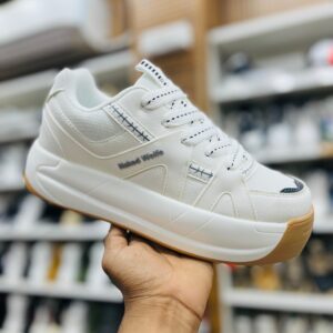 IMPORTED HIGH QUALITY SHOES WITH CREASE PROTECTOR INSIDE HIGH QUALITY AND COMFORT GUARANTEE FOR MENS AND WOMENS ( BA)