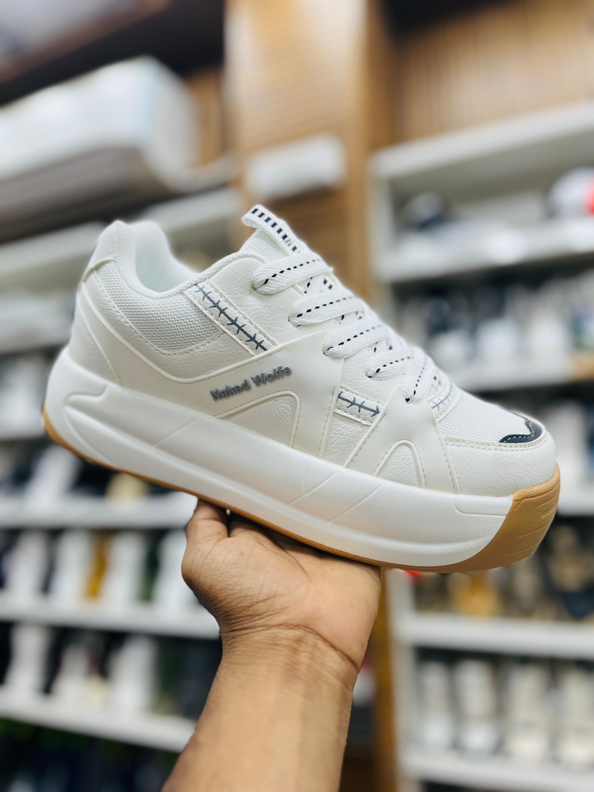 IMPORTED HIGH QUALITY SHOES WITH CREASE PROTECTOR INSIDE HIGH QUALITY AND COMFORT GUARANTEE FOR MENS AND WOMENS ( BA)