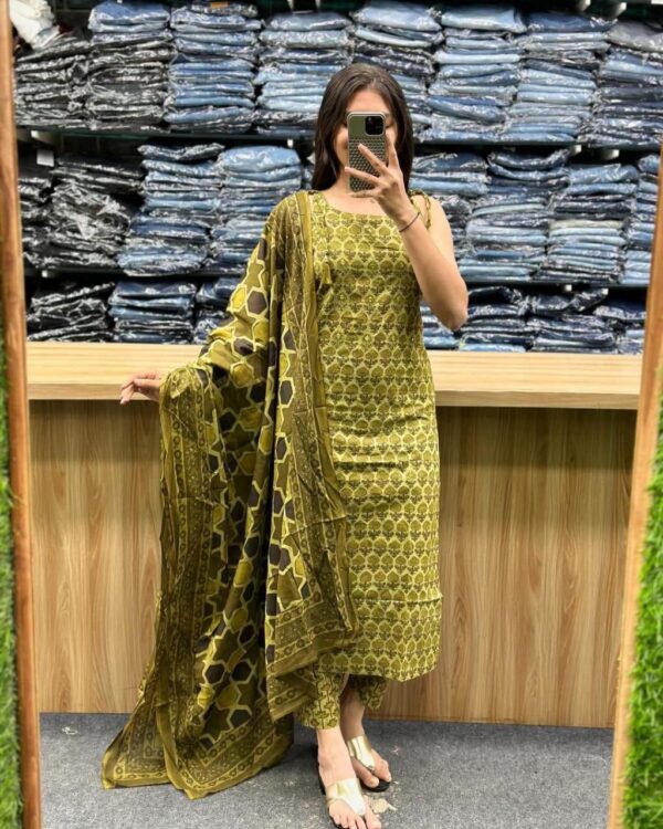 WOMES PARTY WEAR AND FORMAL ALL TIME SUITED KURTIS 3 PIECE SET FOR WOMENS (ROYAL)