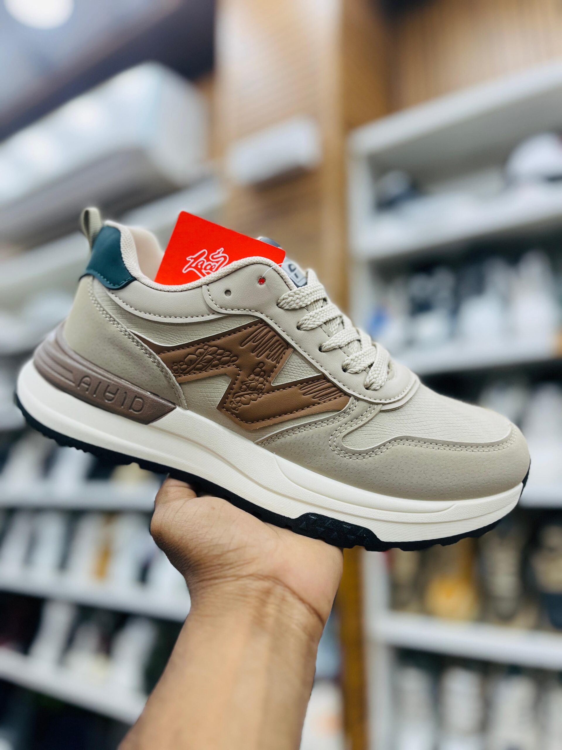 IMPORTED HIGH QUALITY SHOES WITH CREASE PROTECTOR INSIDE HIGH QUALITY AND COMFORT GUARANTEE FOR MENS AND WOMENS ( BA)