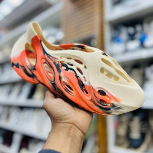 IMPORTED HIGH QUALITY SHOES WITH CREASE PROTECTOR INSIDE HIGH QUALITY AND COMFORT GUARANTEE FOR MENS AND WOMENS ( BA)