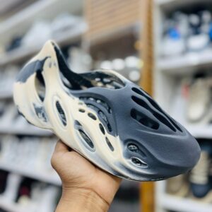 IMPORTED HIGH QUALITY SHOES WITH CREASE PROTECTOR INSIDE HIGH QUALITY AND COMFORT GUARANTEE FOR MENS AND WOMENS ( BA)