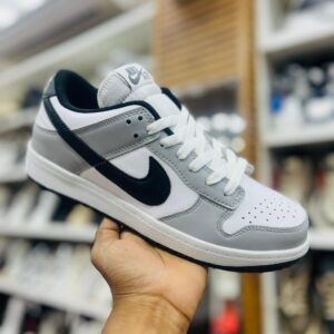 IMPORTED HIGH QUALITY SHOES WITH CREASE PROTECTOR INSIDE HIGH QUALITY AND COMFORT GUARANTEE FOR MENS AND WOMENS ( BA)