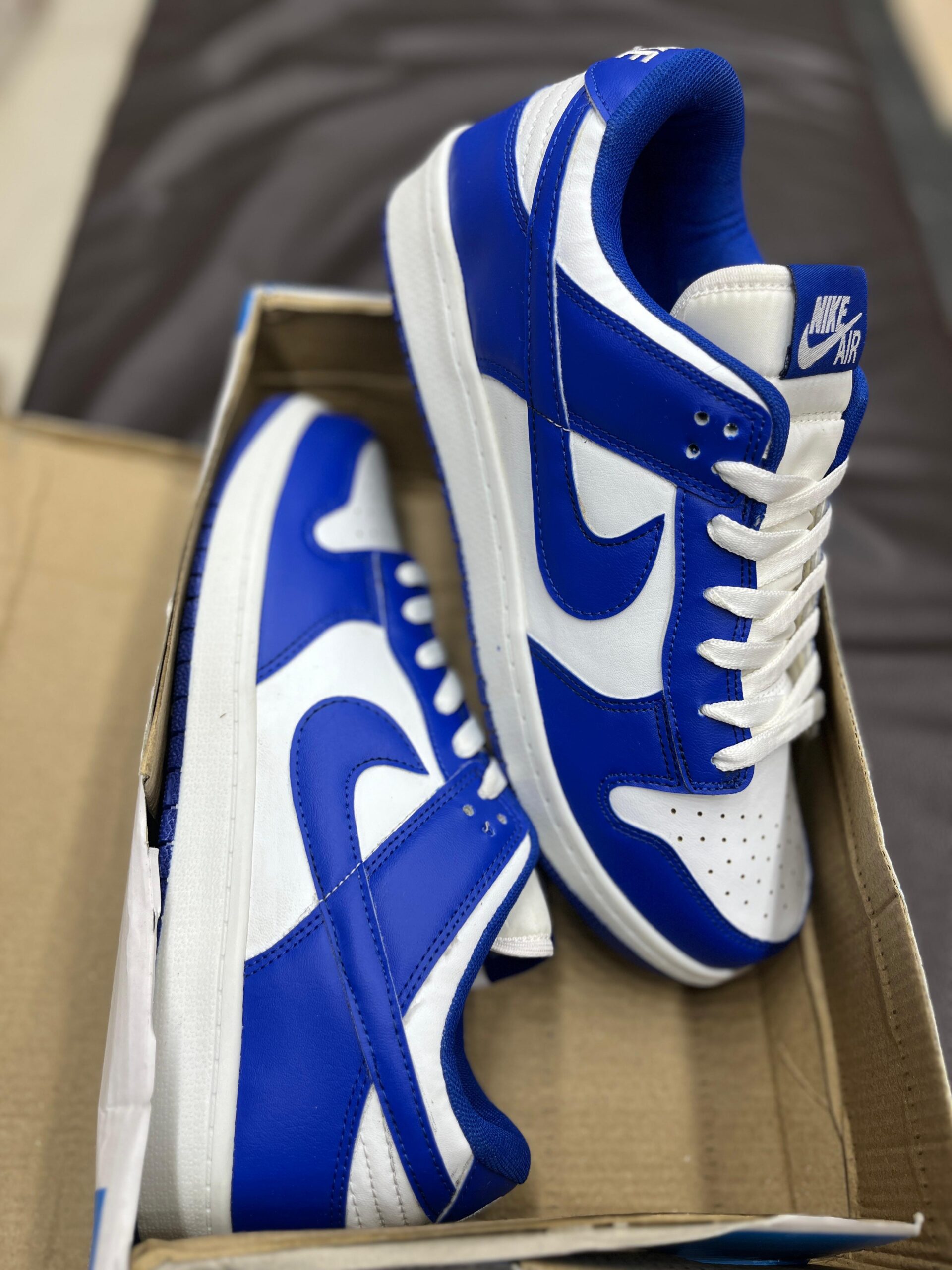 IMPORTED HIGH QUALITY SHOES WITH CREASE PROTECTOR INSIDE HIGH QUALITY AND COMFORT GUARANTEE FOR MENS AND WOMENS ( BA)