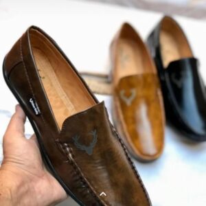 IMPORTED HIGH QUALITY SHOES WITH CREASE PROTECTOR INSIDE HIGH QUALITY AND COMFORT GUARANTEE FOR MENS AND WOMENS ( BA)