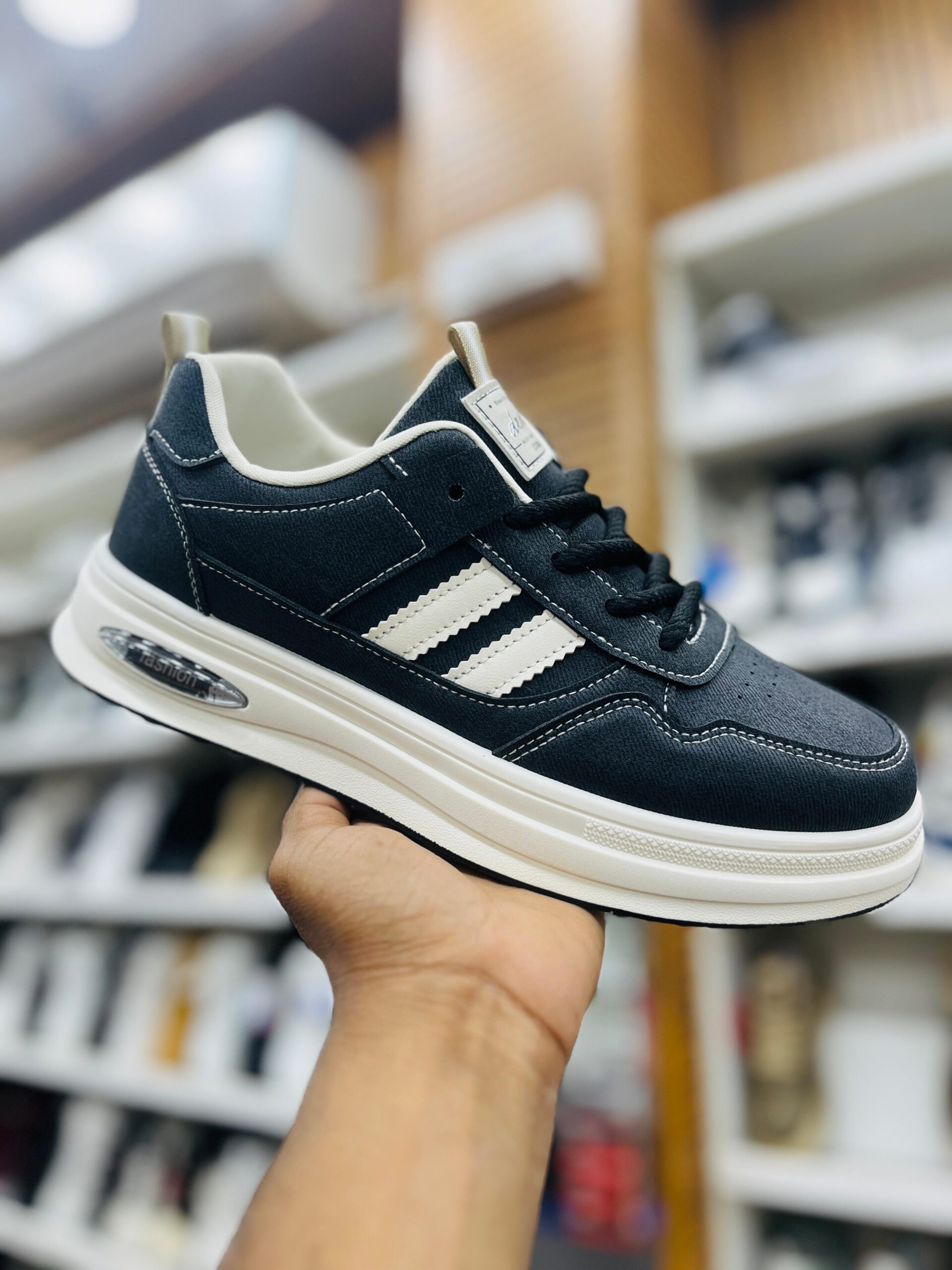 IMPORTED HIGH QUALITY SHOES WITH CREASE PROTECTOR INSIDE HIGH QUALITY AND COMFORT GUARANTEE FOR MENS AND WOMENS ( BA)