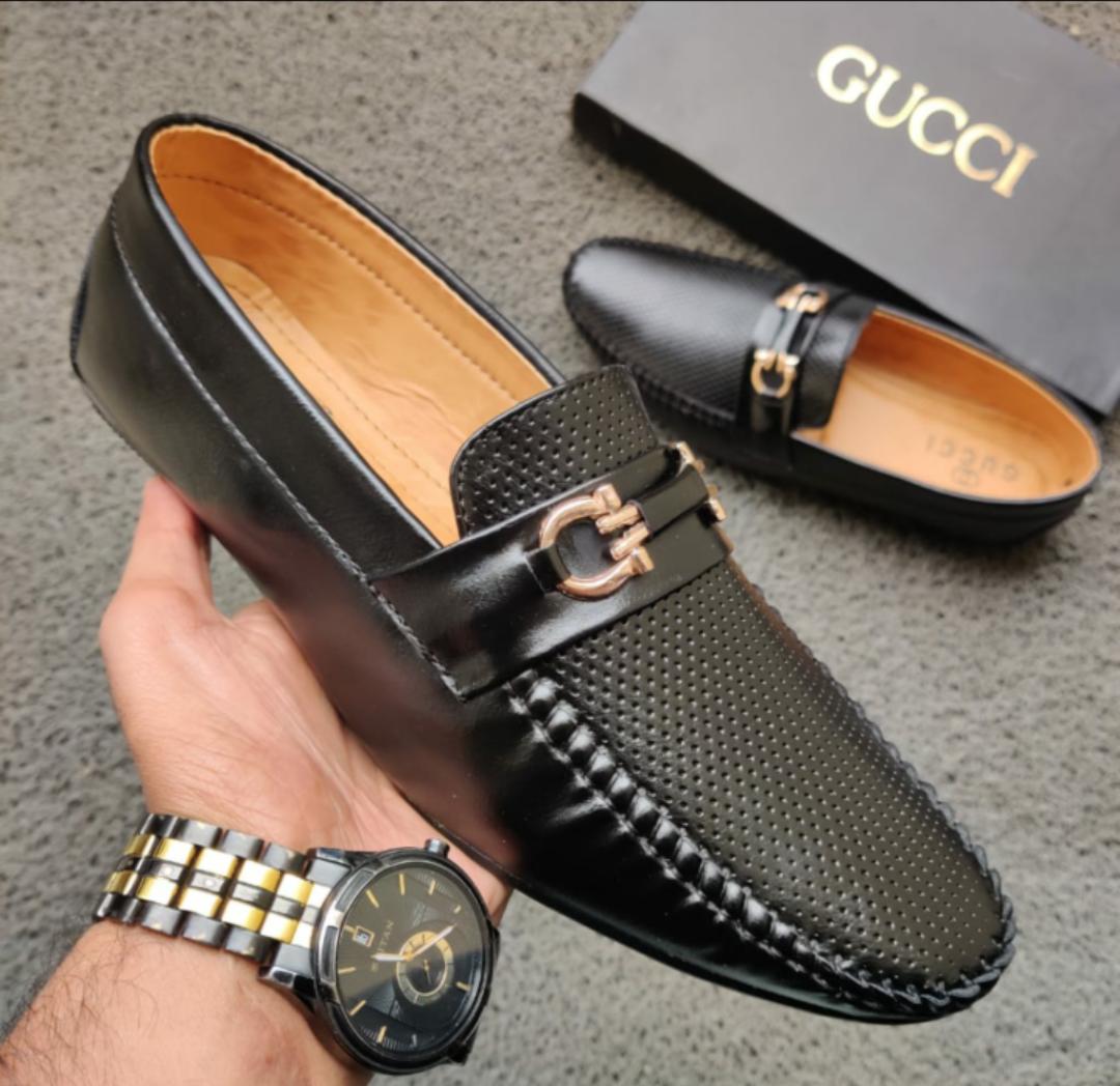 IMPORTED HIGH QUALITY SHOES WITH CREASE PROTECTOR INSIDE HIGH QUALITY AND COMFORT GUARANTEE FOR MENS AND WOMENS ( BA)