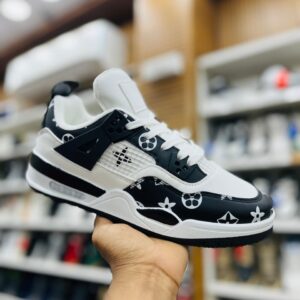 IMPORTED HIGH QUALITY SHOES WITH CREASE PROTECTOR INSIDE HIGH QUALITY AND COMFORT GUARANTEE FOR MENS AND WOMENS ( BA)