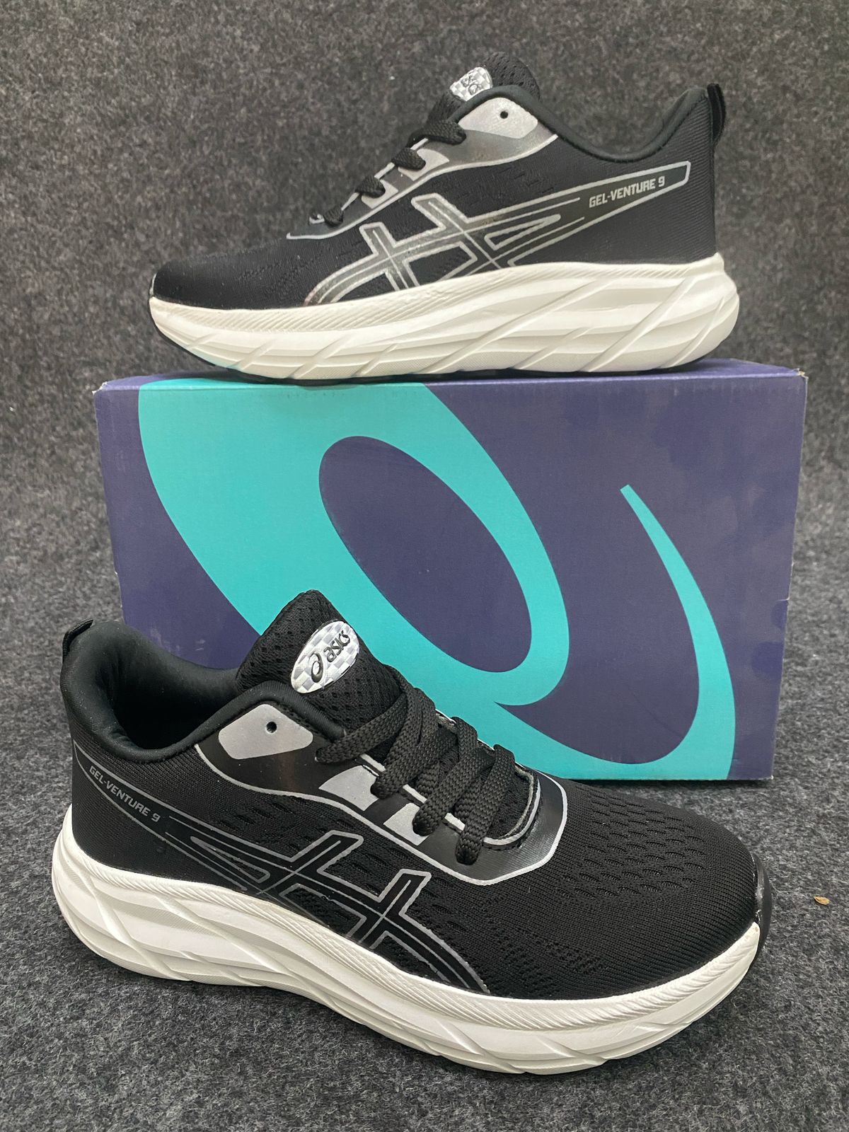 IMPORTED HIGH QUALITY SHOES WITH CREASE PROTECTOR INSIDE HIGH QUALITY AND COMFORT GUARANTEE FOR MENS AND WOMENS ( BA)