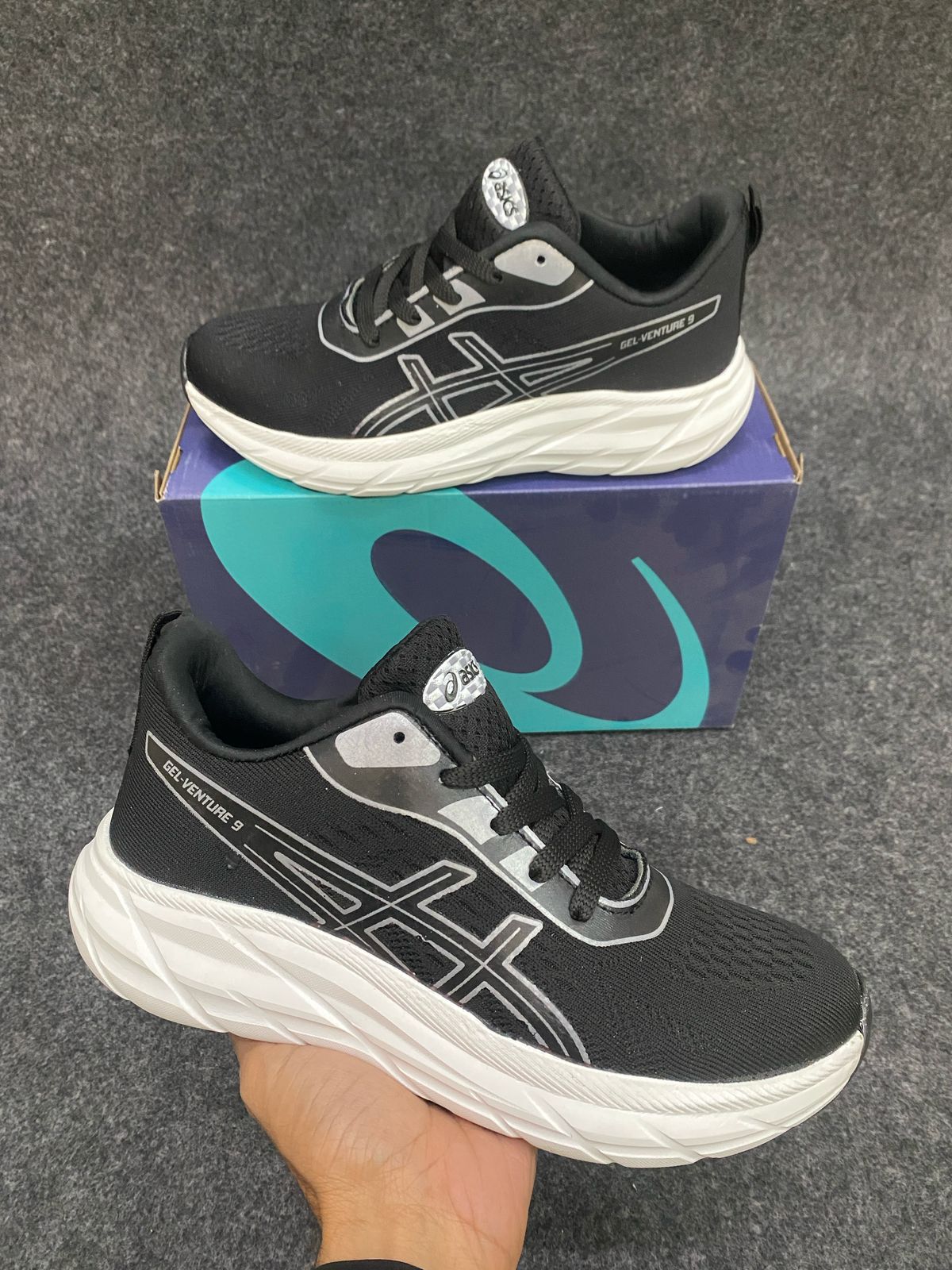 IMPORTED HIGH QUALITY SHOES WITH CREASE PROTECTOR INSIDE HIGH QUALITY AND COMFORT GUARANTEE FOR MENS AND WOMENS ( BA)