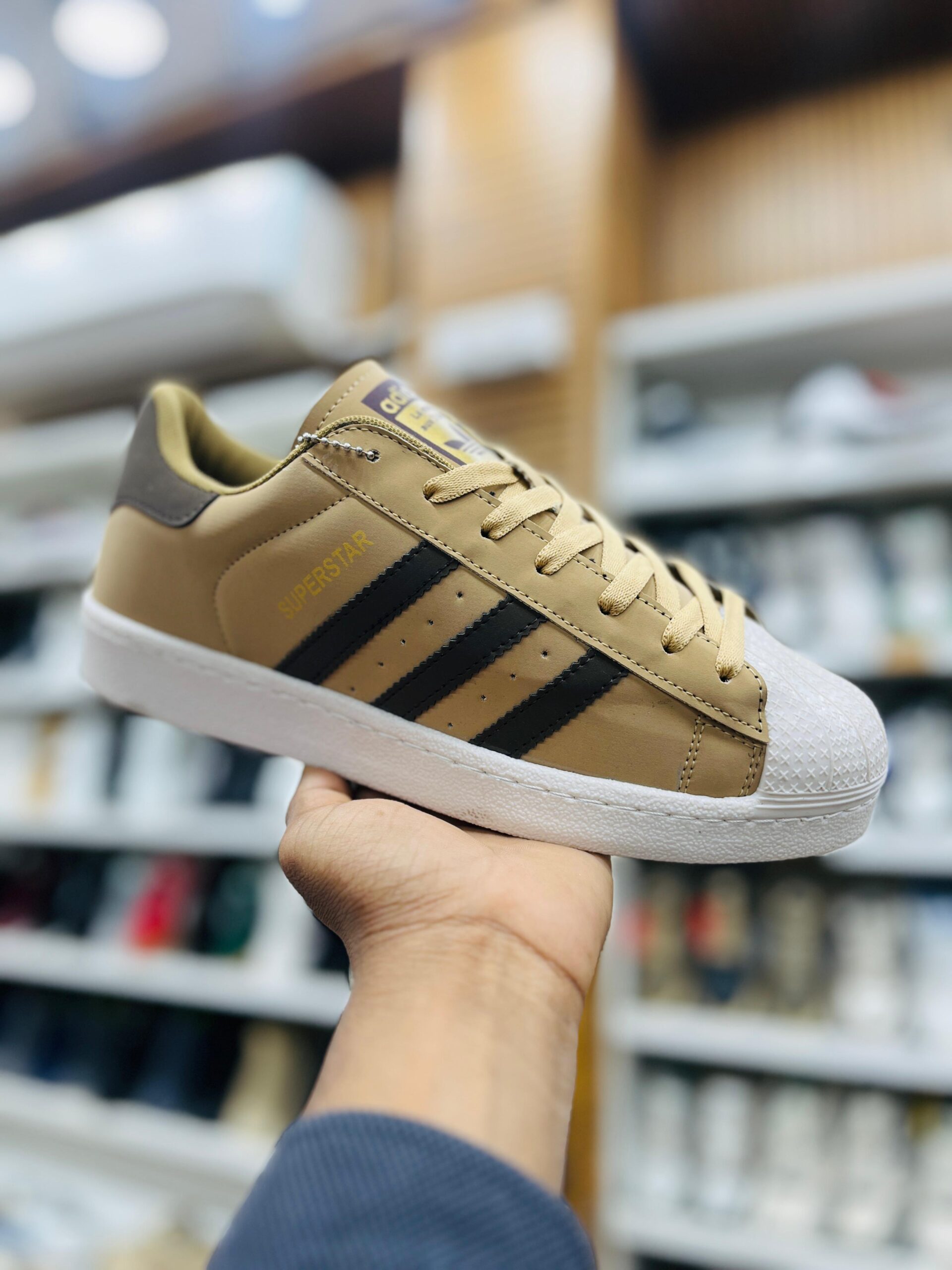 IMPORTED HIGH QUALITY SHOES WITH CREASE PROTECTOR INSIDE HIGH QUALITY AND COMFORT GUARANTEE FOR MENS AND WOMENS ( BA)