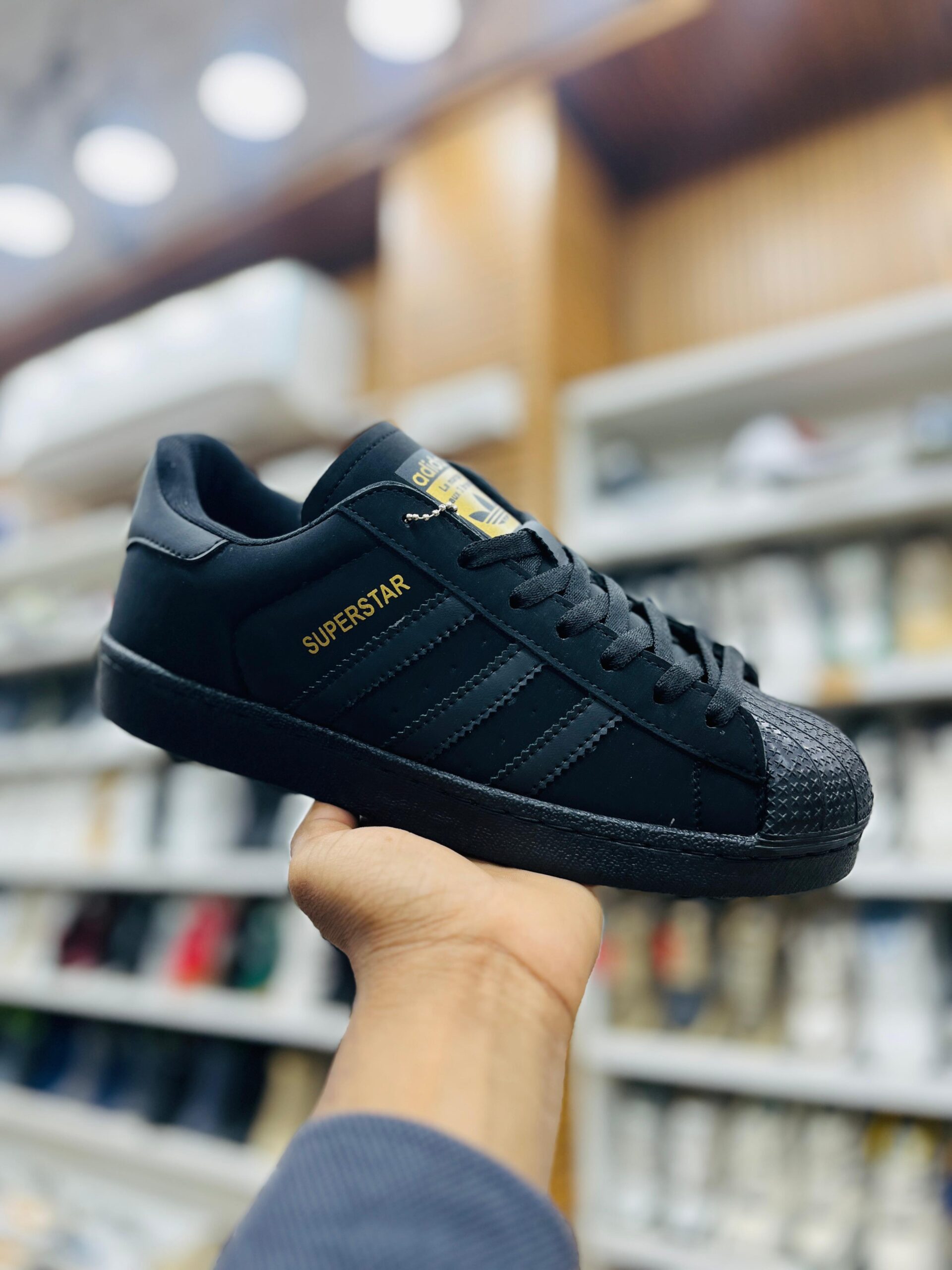 IMPORTED HIGH QUALITY SHOES WITH CREASE PROTECTOR INSIDE HIGH QUALITY AND COMFORT GUARANTEE FOR MENS AND WOMENS ( BA)