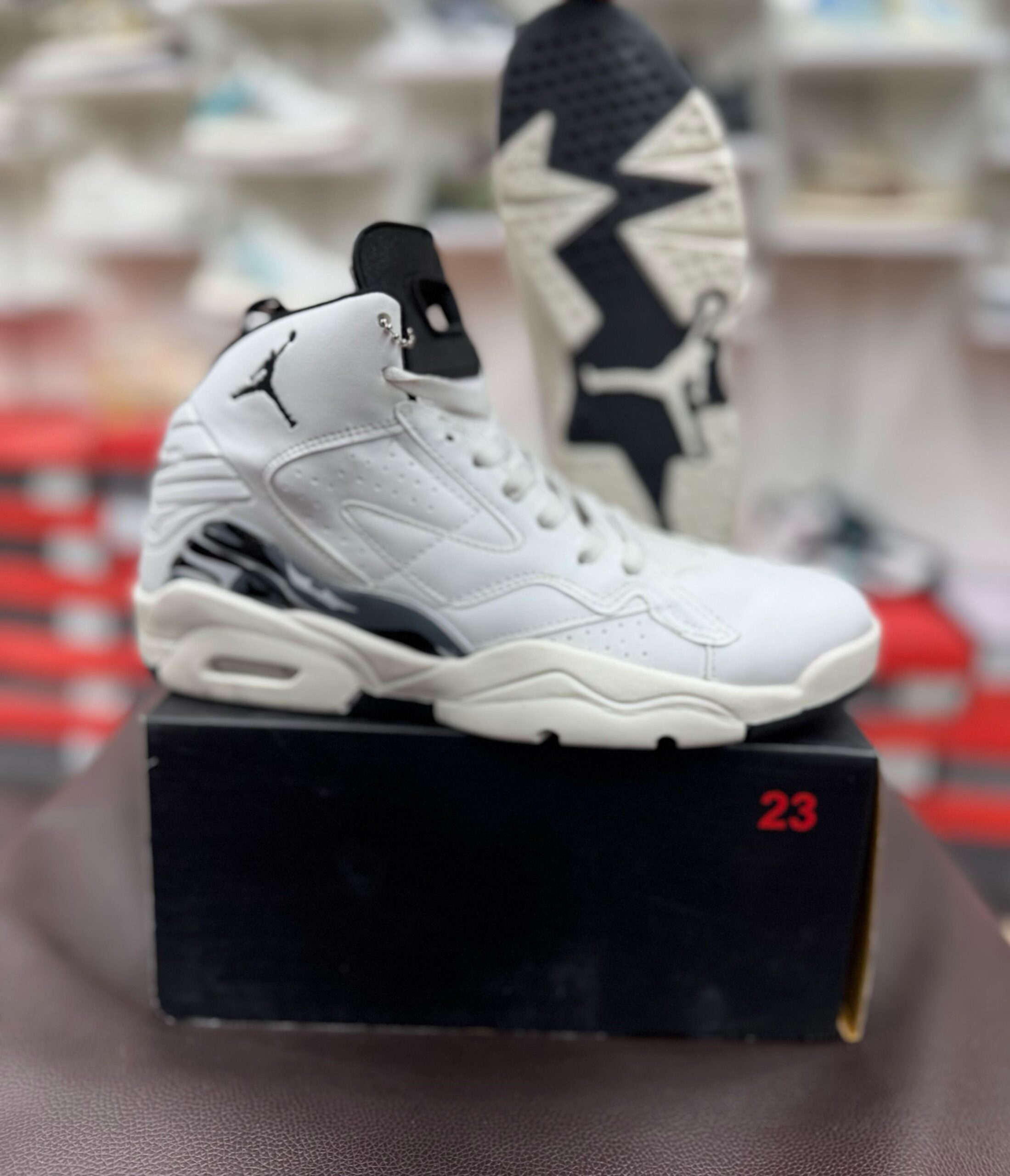 IMPORTED HIGH QUALITY SHOES WITH CREASE PROTECTOR INSIDE HIGH QUALITY AND COMFORT GUARANTEE FOR MENS AND WOMENS ( BA)