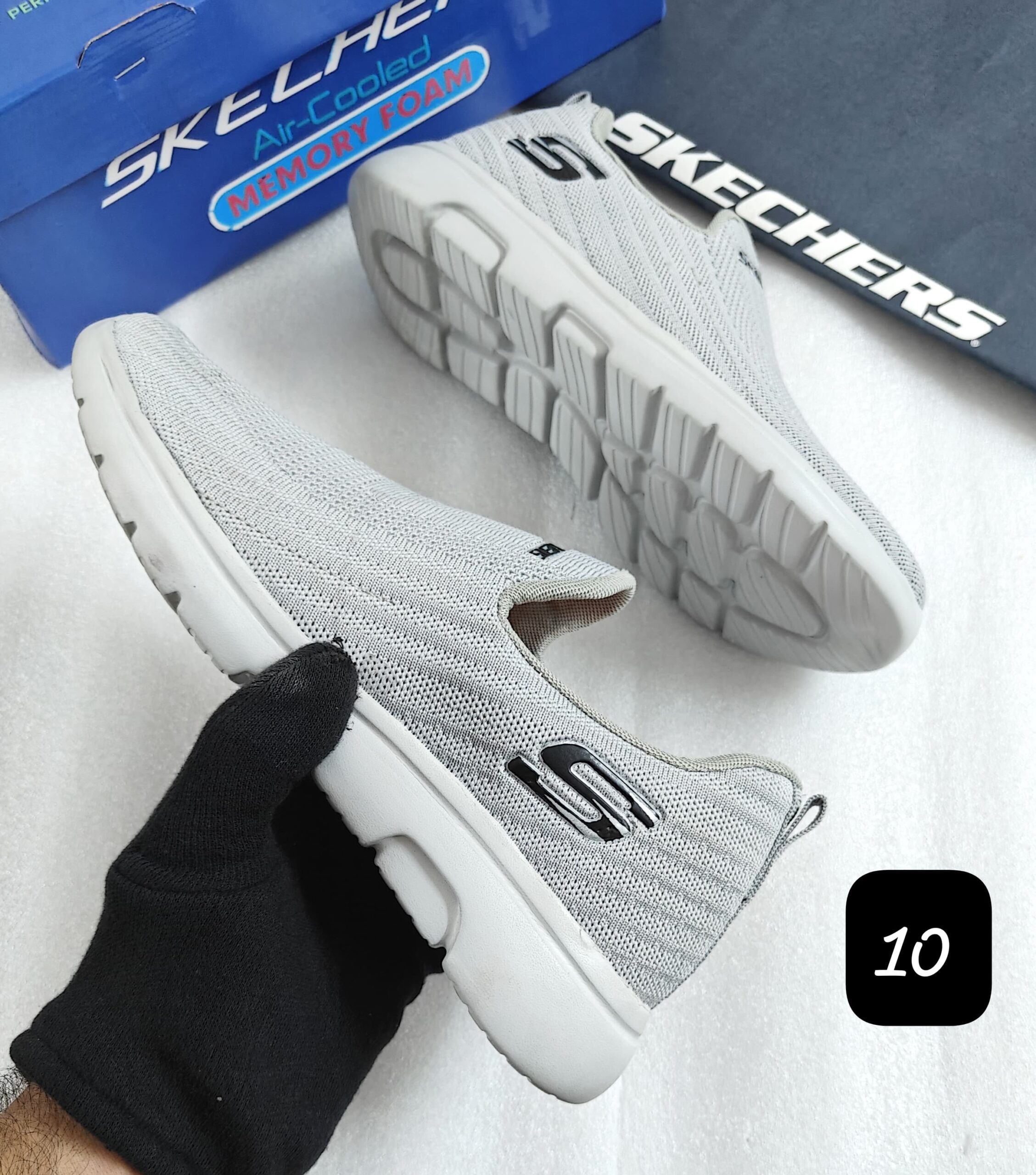 IMPORTED HIGH QUALITY SHOES WITH CREASE PROTECTOR INSIDE HIGH QUALITY AND COMFORT GUARANTEE FOR MENS AND WOMENS ( BA)