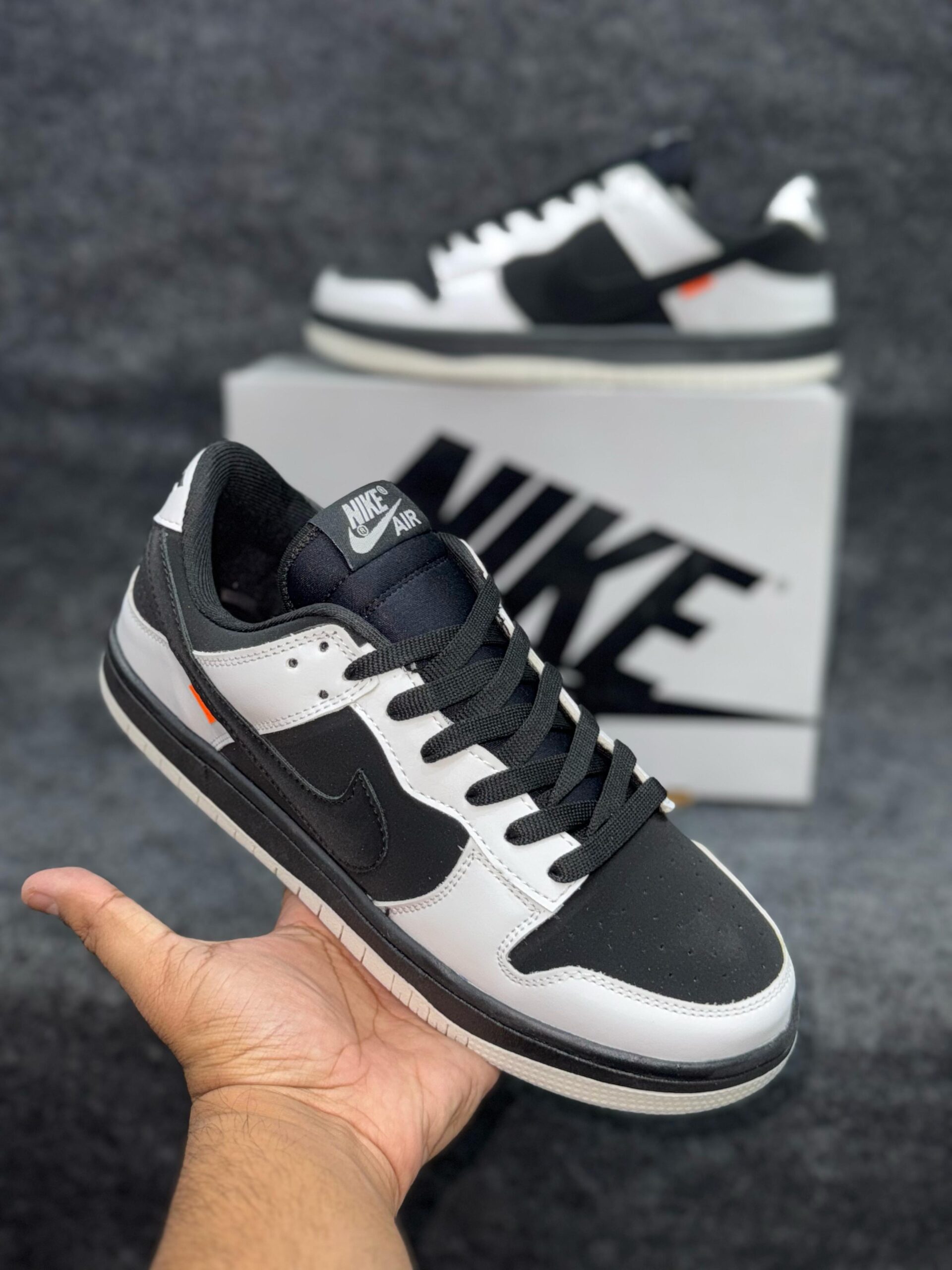 IMPORTED HIGH QUALITY SHOES WITH CREASE PROTECTOR INSIDE HIGH QUALITY AND COMFORT GUARANTEE FOR MENS AND WOMENS ( BA)