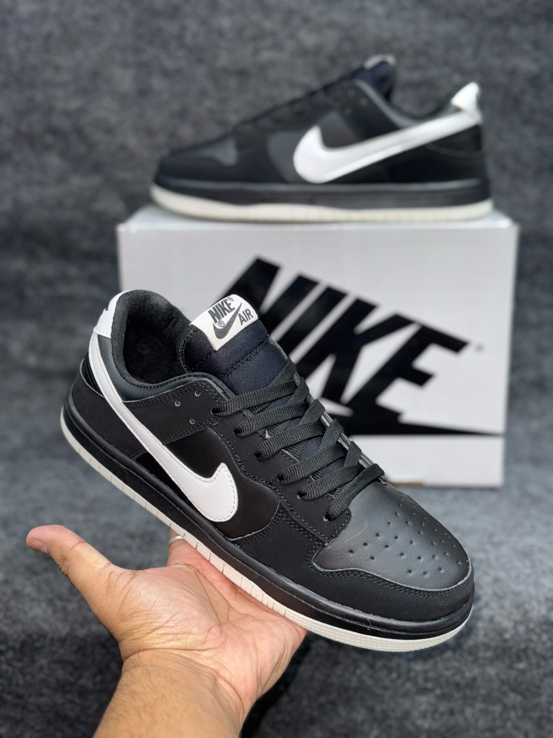 IMPORTED HIGH QUALITY SHOES WITH CREASE PROTECTOR INSIDE HIGH QUALITY AND COMFORT GUARANTEE FOR MENS AND WOMENS ( BA)