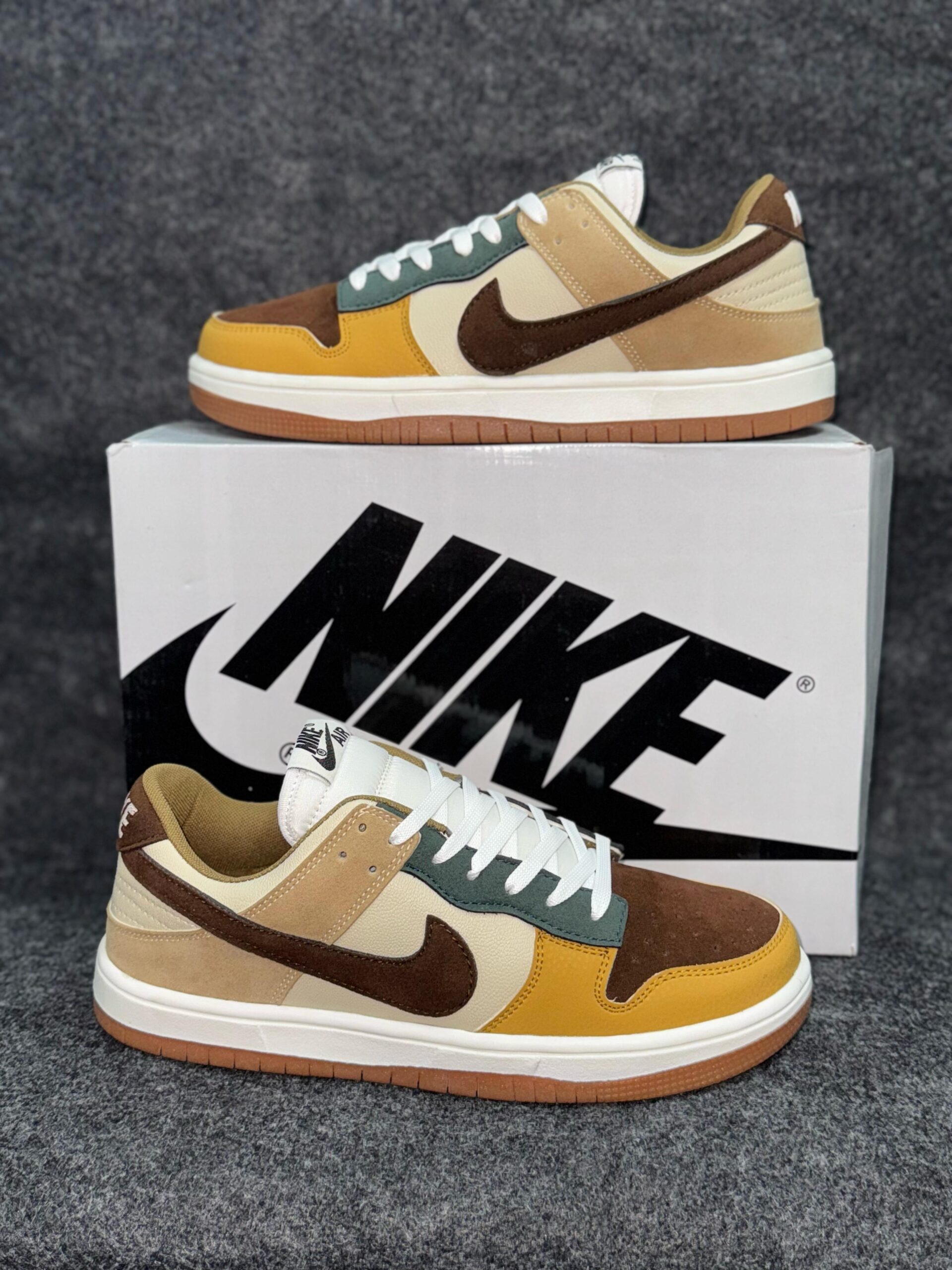 IMPORTED HIGH QUALITY SHOES WITH CREASE PROTECTOR INSIDE HIGH QUALITY AND COMFORT GUARANTEE FOR MENS AND WOMENS ( BA)