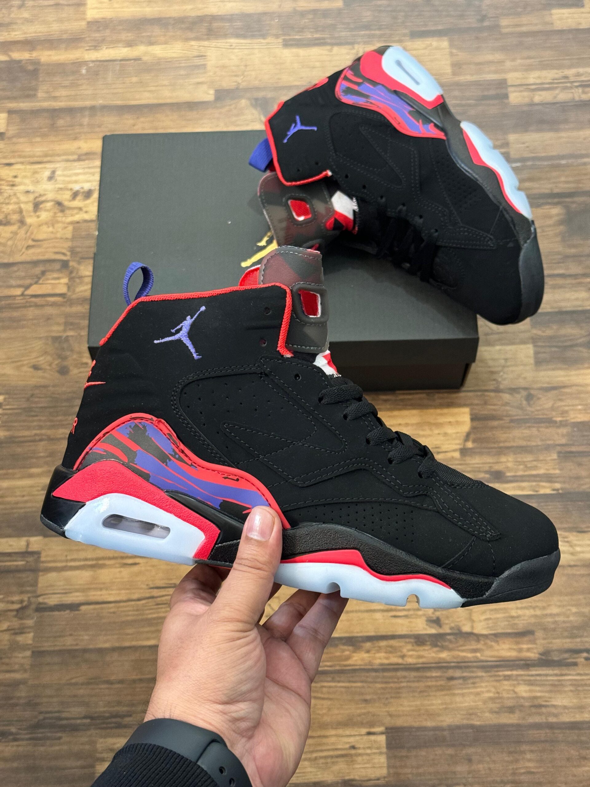 IMPORTED HIGH QUALITY SHOES WITH CREASE PROTECTOR INSIDE HIGH QUALITY AND COMFORT GUARANTEE FOR MENS AND WOMENS ( BA)