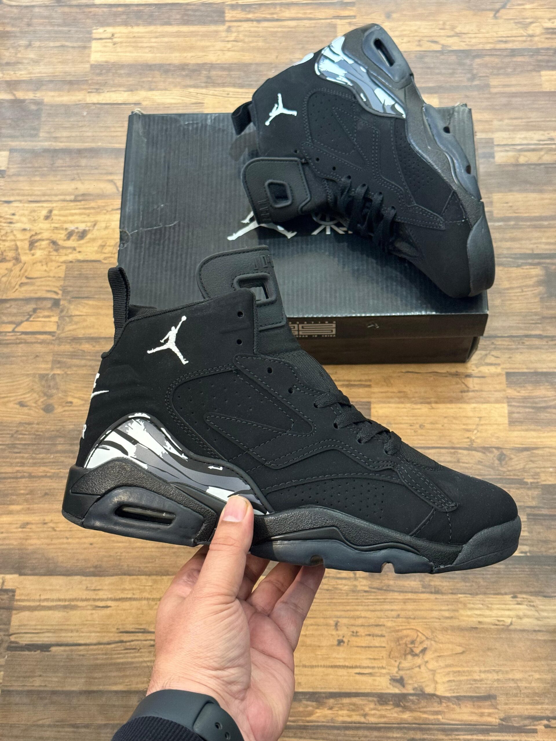 IMPORTED HIGH QUALITY SHOES WITH CREASE PROTECTOR INSIDE HIGH QUALITY AND COMFORT GUARANTEE FOR MENS AND WOMENS ( BA)