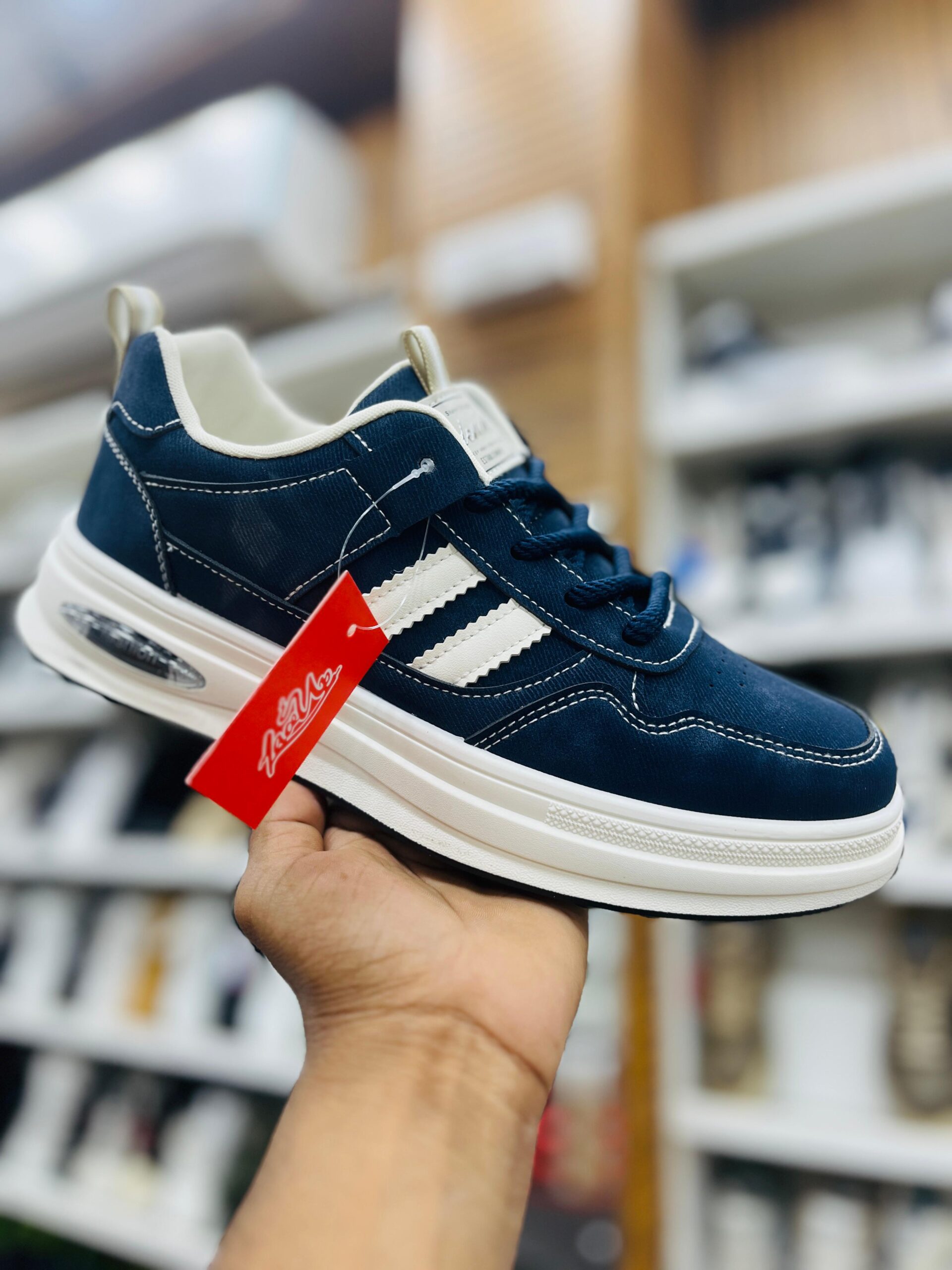 IMPORTED HIGH QUALITY SHOES WITH CREASE PROTECTOR INSIDE HIGH QUALITY AND COMFORT GUARANTEE FOR MENS AND WOMENS ( BA)
