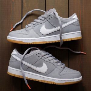 IMPORTED HIGH QUALITY SHOES WITH CREASE PROTECTOR INSIDE HIGH QUALITY AND COMFORT GUARANTEE FOR MENS AND WOMENS ( BA)