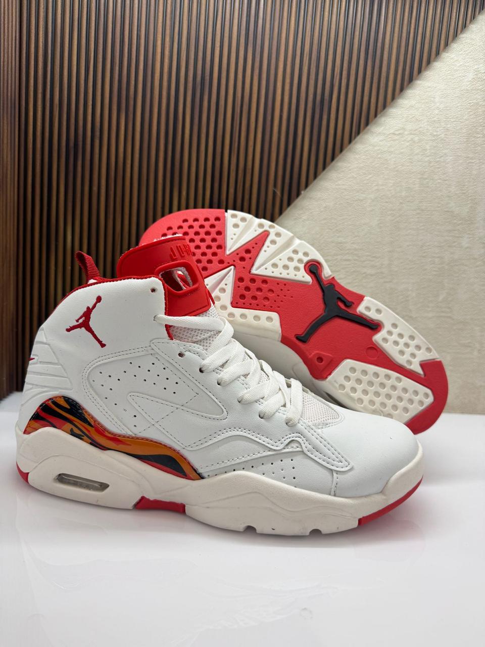 IMPORTED HIGH QUALITY SHOES WITH CREASE PROTECTOR INSIDE HIGH QUALITY AND COMFORT GUARANTEE FOR MENS AND WOMENS ( BA)