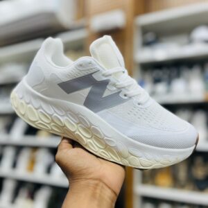 IMPORTED HIGH QUALITY SHOES WITH CREASE PROTECTOR INSIDE HIGH QUALITY AND COMFORT GUARANTEE FOR MENS AND WOMENS ( BA)