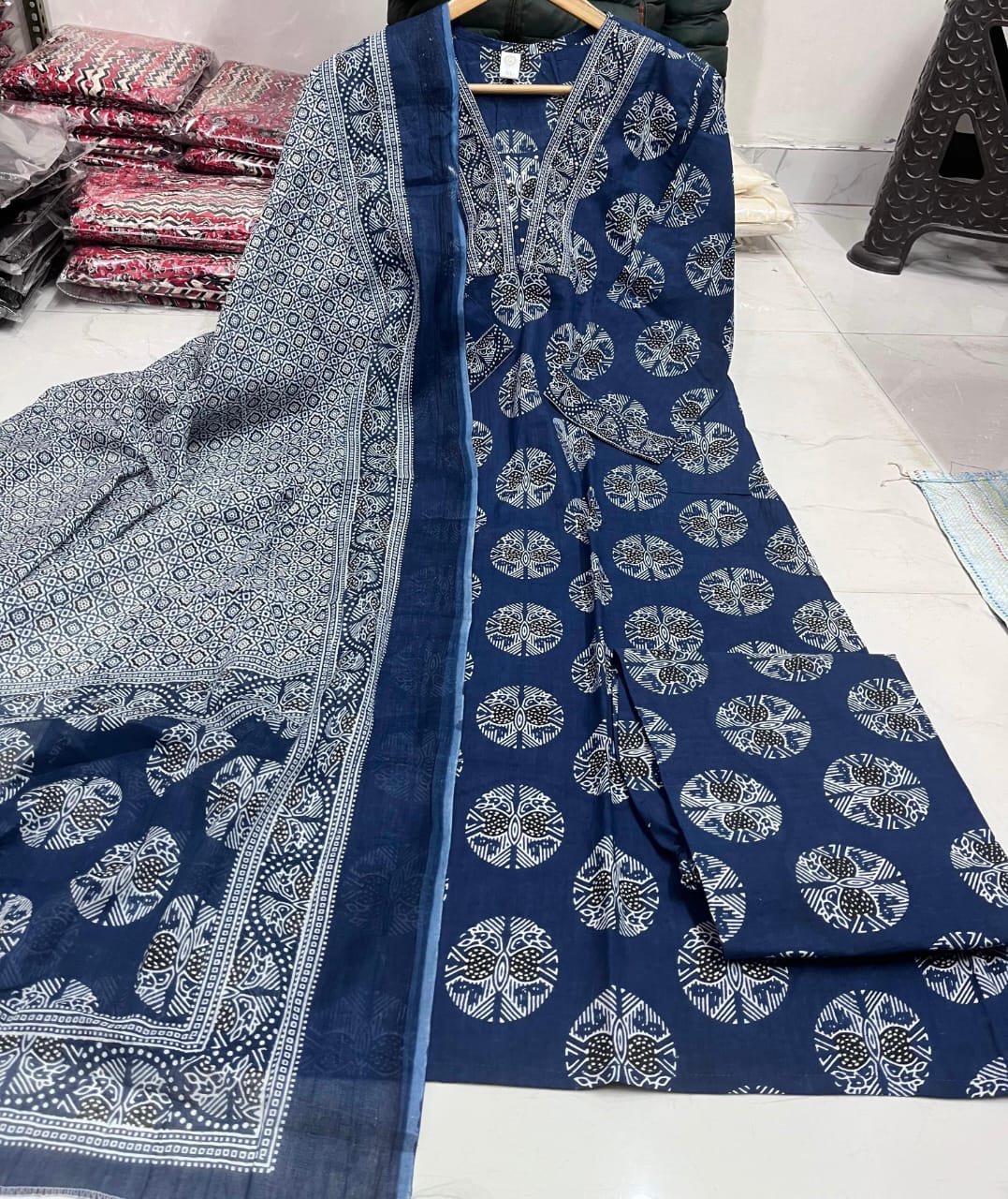 WOMES PARTY WEAR AND FORMAL ALL TIME SUITED KURTIS 3 PIECE SET FOR WOMENS (ROYAL)