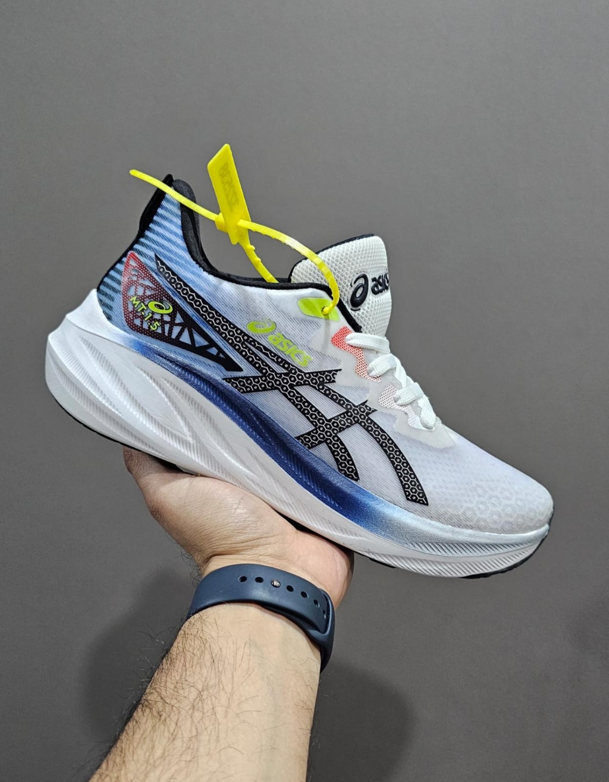 IMPORTED HIGH QUALITY SHOES WITH CREASE PROTECTOR INSIDE HIGH QUALITY AND COMFORT GUARANTEE FOR MENS AND WOMENS ( BA)