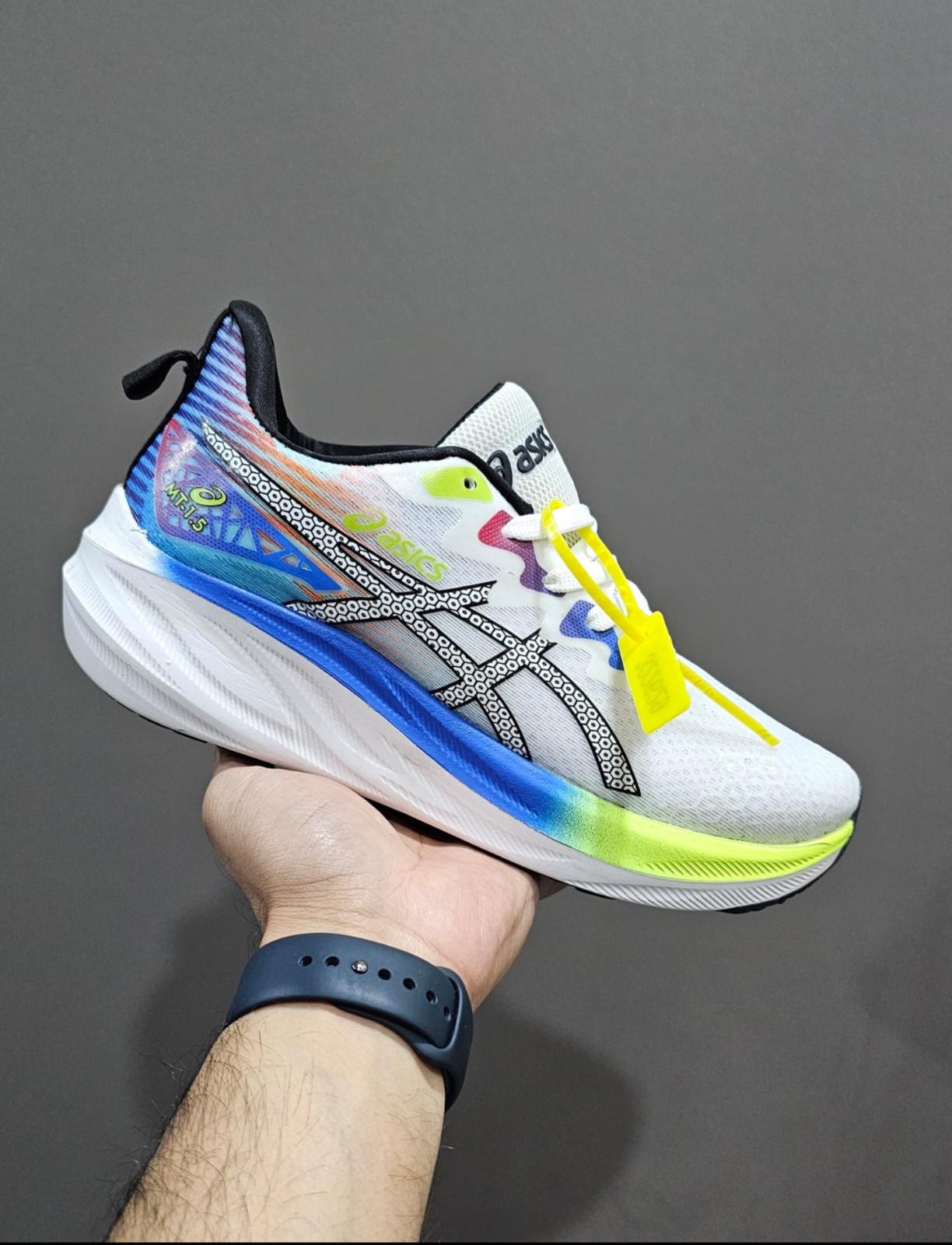 IMPORTED HIGH QUALITY SHOES WITH CREASE PROTECTOR INSIDE HIGH QUALITY AND COMFORT GUARANTEE FOR MENS AND WOMENS ( BA)