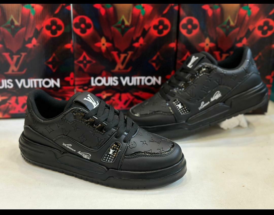 IMPORTED HIGH QUALITY SHOES WITH CREASE PROTECTOR INSIDE HIGH QUALITY AND COMFORT GUARANTEE FOR MENS AND WOMENS ( BA)