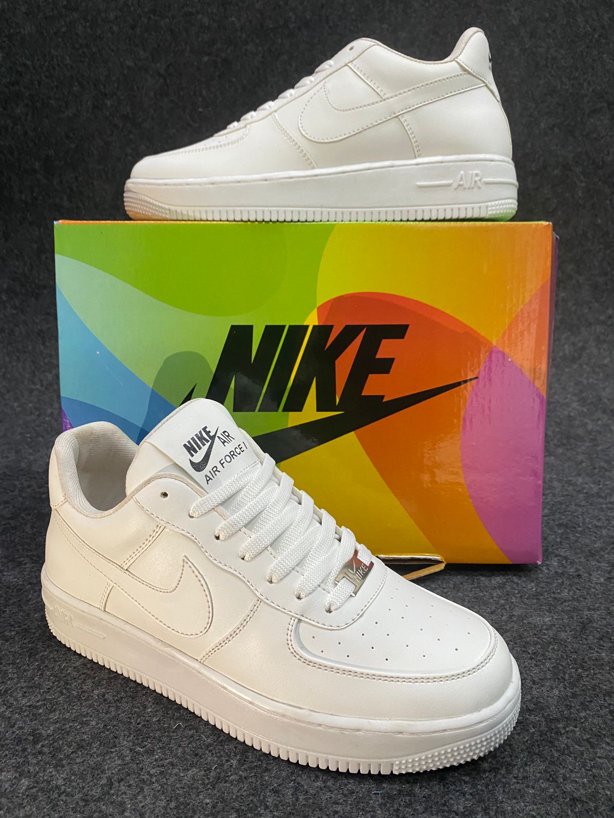 IMPORTED HIGH QUALITY SHOES WITH CREASE PROTECTOR INSIDE HIGH QUALITY AND COMFORT GUARANTEE FOR MENS AND WOMENS ( BA)