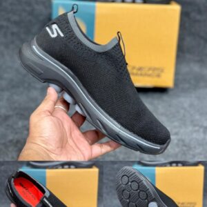 IMPORTED HIGH QUALITY SHOES WITH CREASE PROTECTOR INSIDE HIGH QUALITY AND COMFORT GUARANTEE FOR MENS AND WOMENS ( BA)