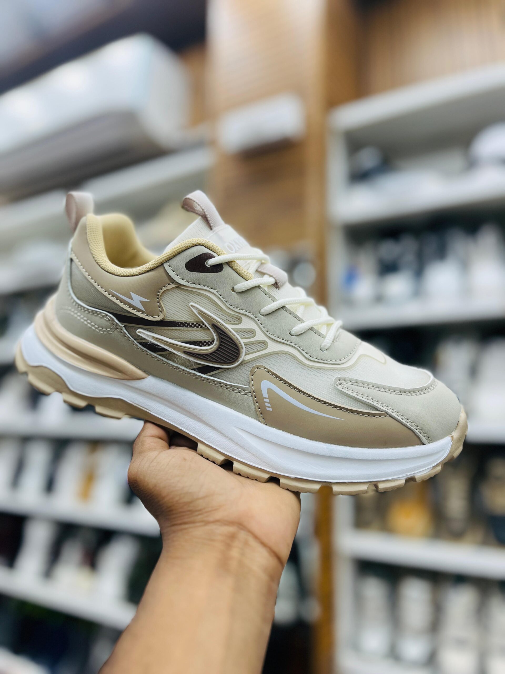 IMPORTED HIGH QUALITY SHOES WITH CREASE PROTECTOR INSIDE HIGH QUALITY AND COMFORT GUARANTEE FOR MENS AND WOMENS ( BA)