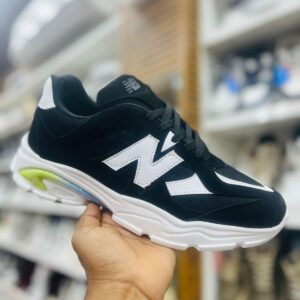 IMPORTED HIGH QUALITY SHOES WITH CREASE PROTECTOR INSIDE HIGH QUALITY AND COMFORT GUARANTEE FOR MENS AND WOMENS ( BA)